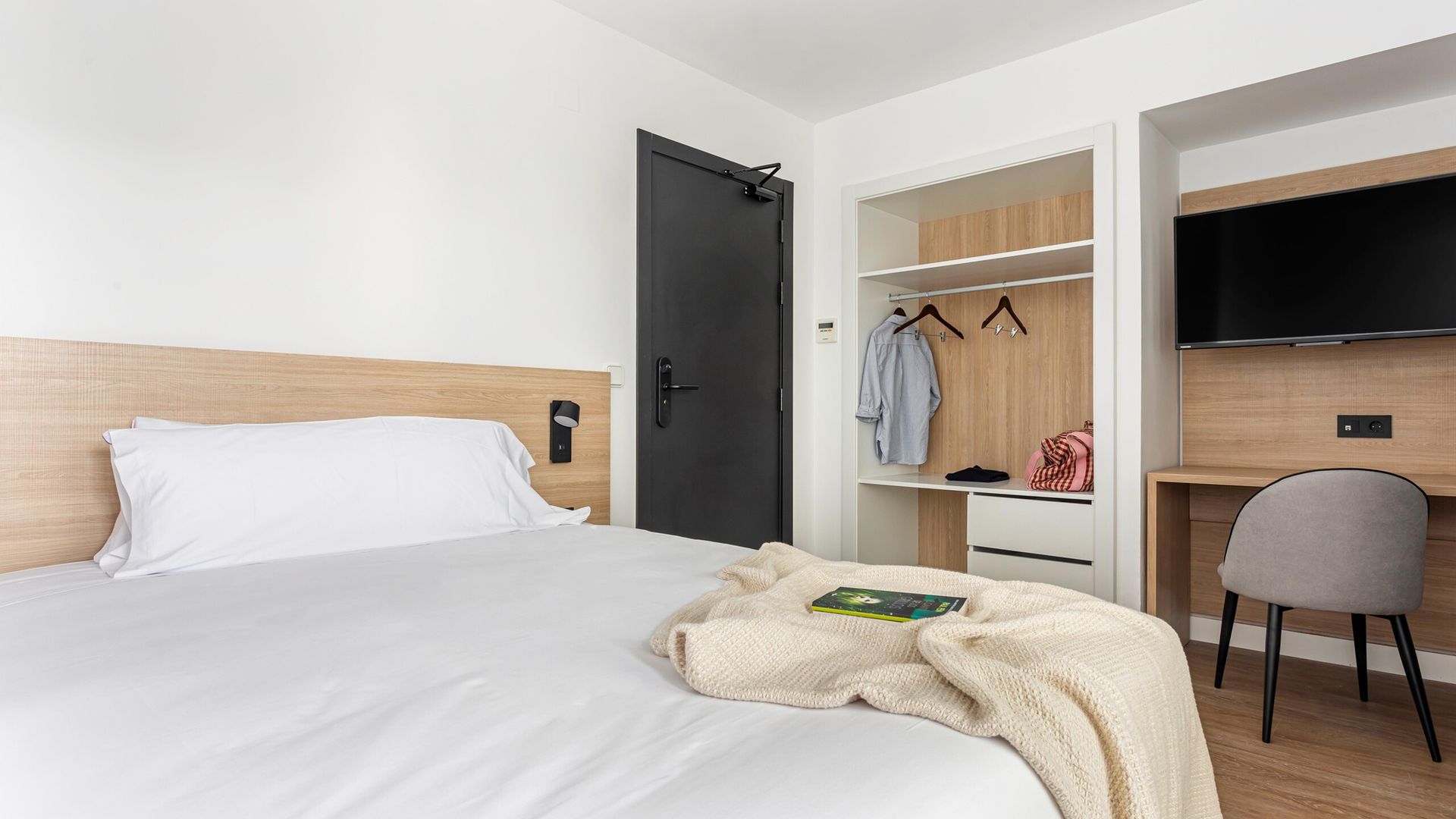 Double Room in Valencia Feria