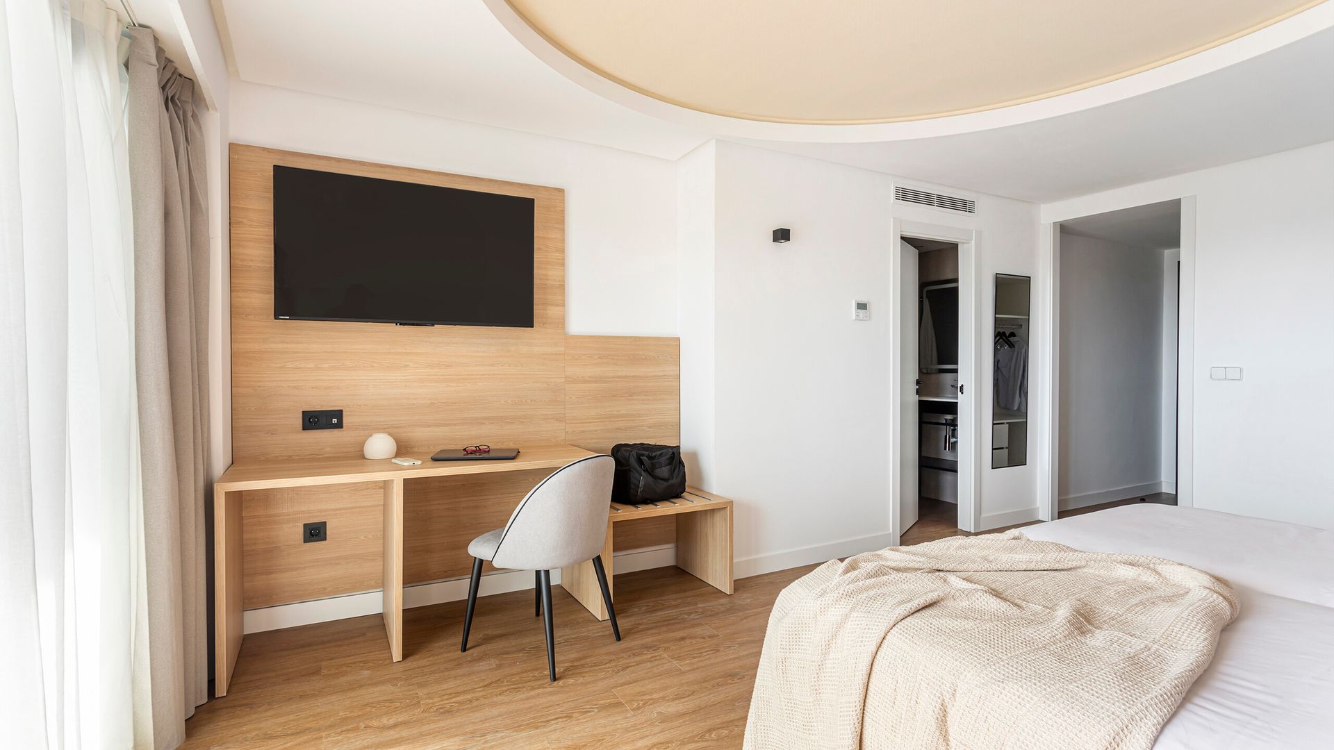 Superior Double Room in Valencia Feria