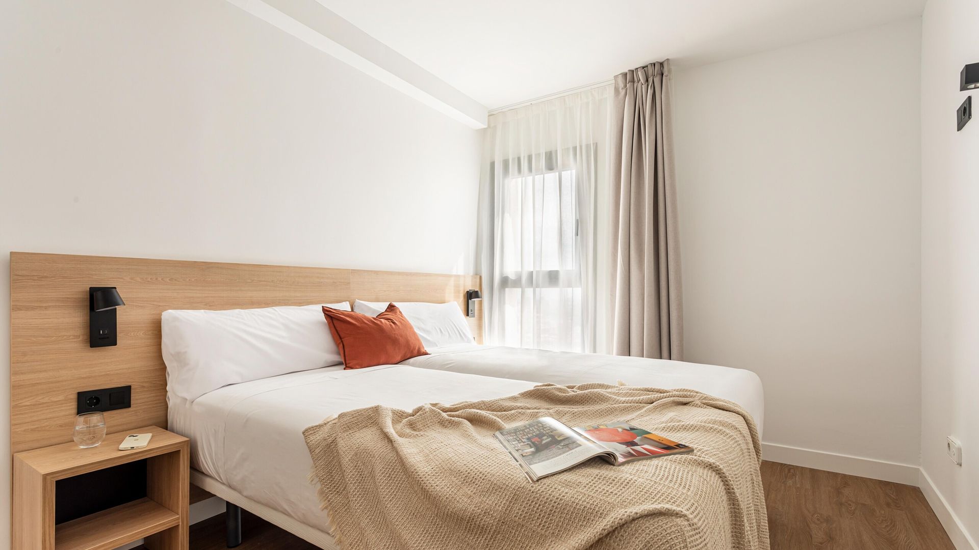 2-Bedroom Apartment in Valencia Feria