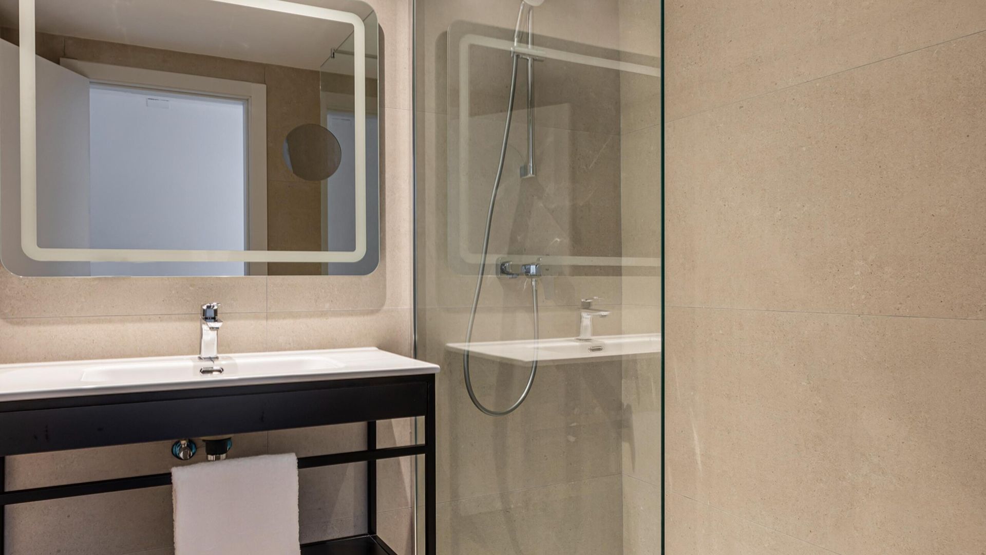 2-Bedroom Apartment in Valencia Feria