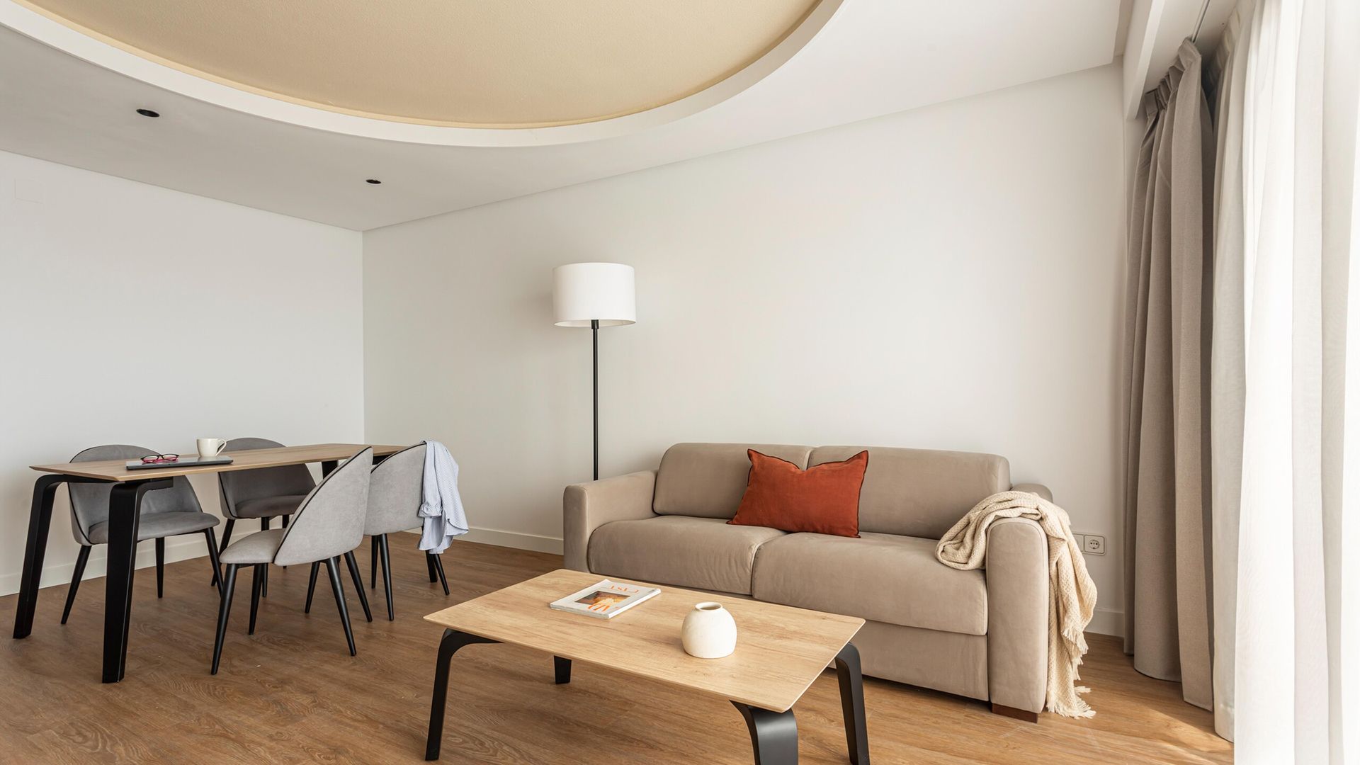 2-Bedroom Apartment in Valencia Feria