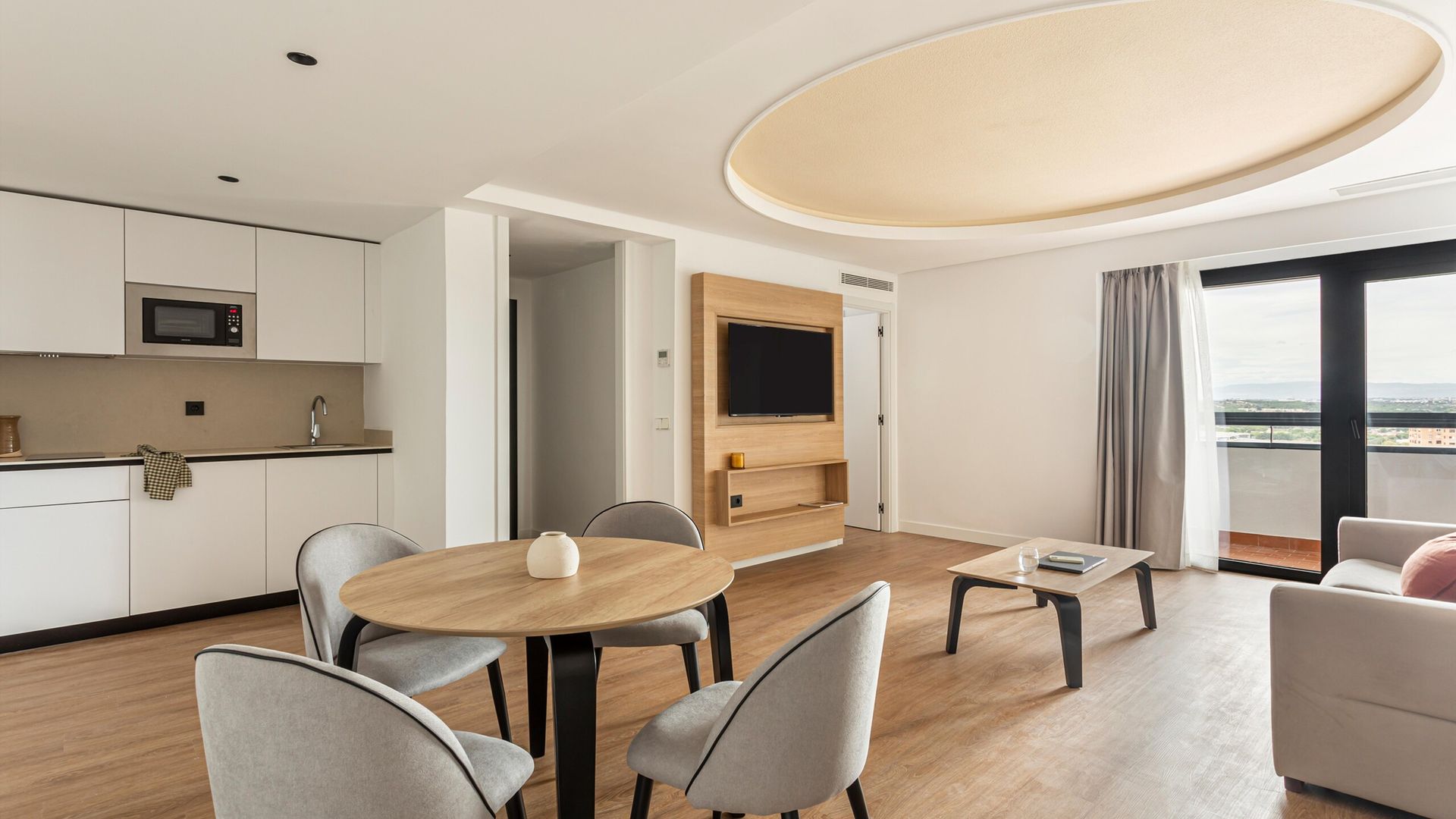Deluxe 1-Bedroom Apartment in Valencia Feria