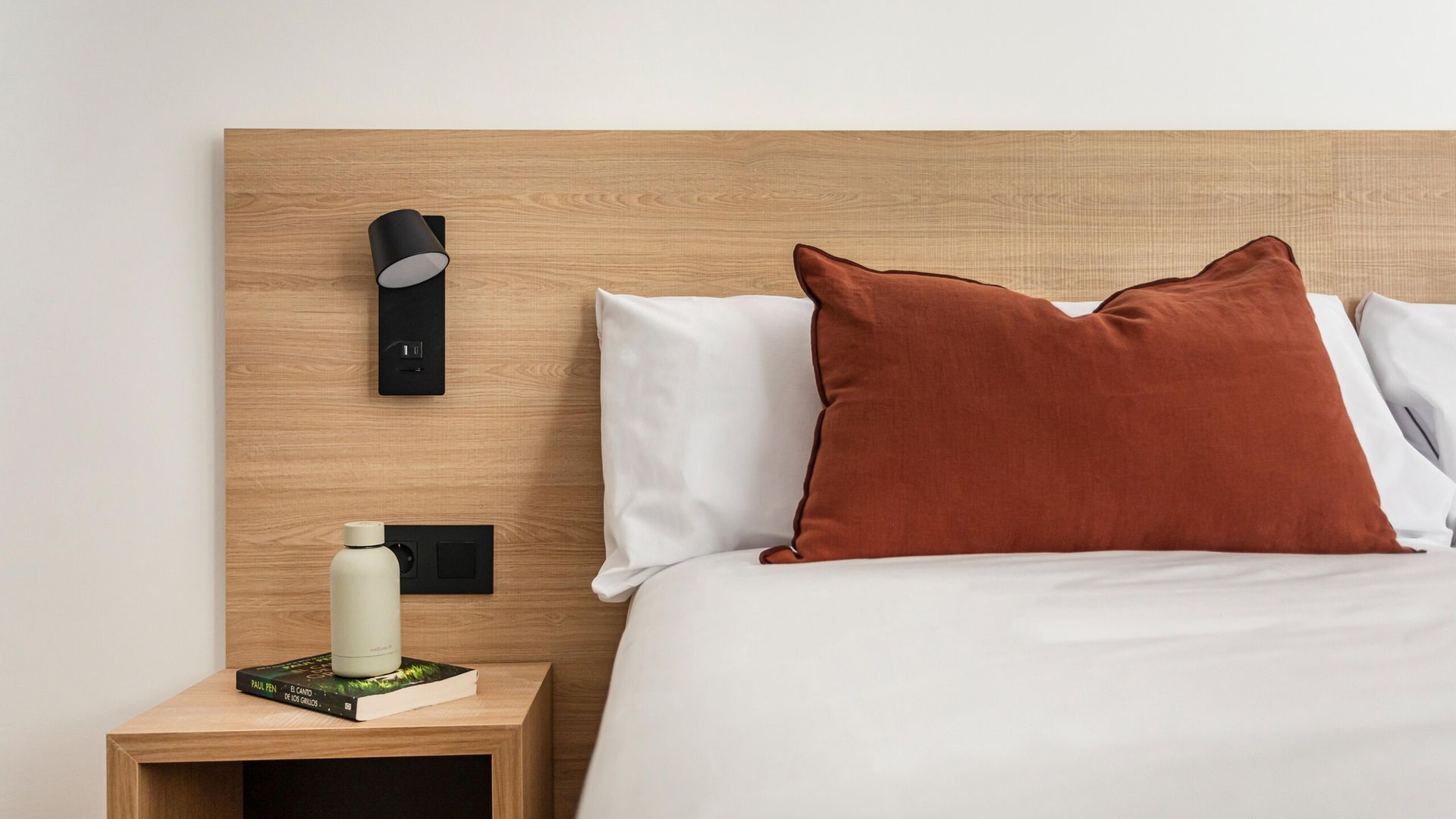 Deluxe 1-Bedroom Apartment in Valencia Feria