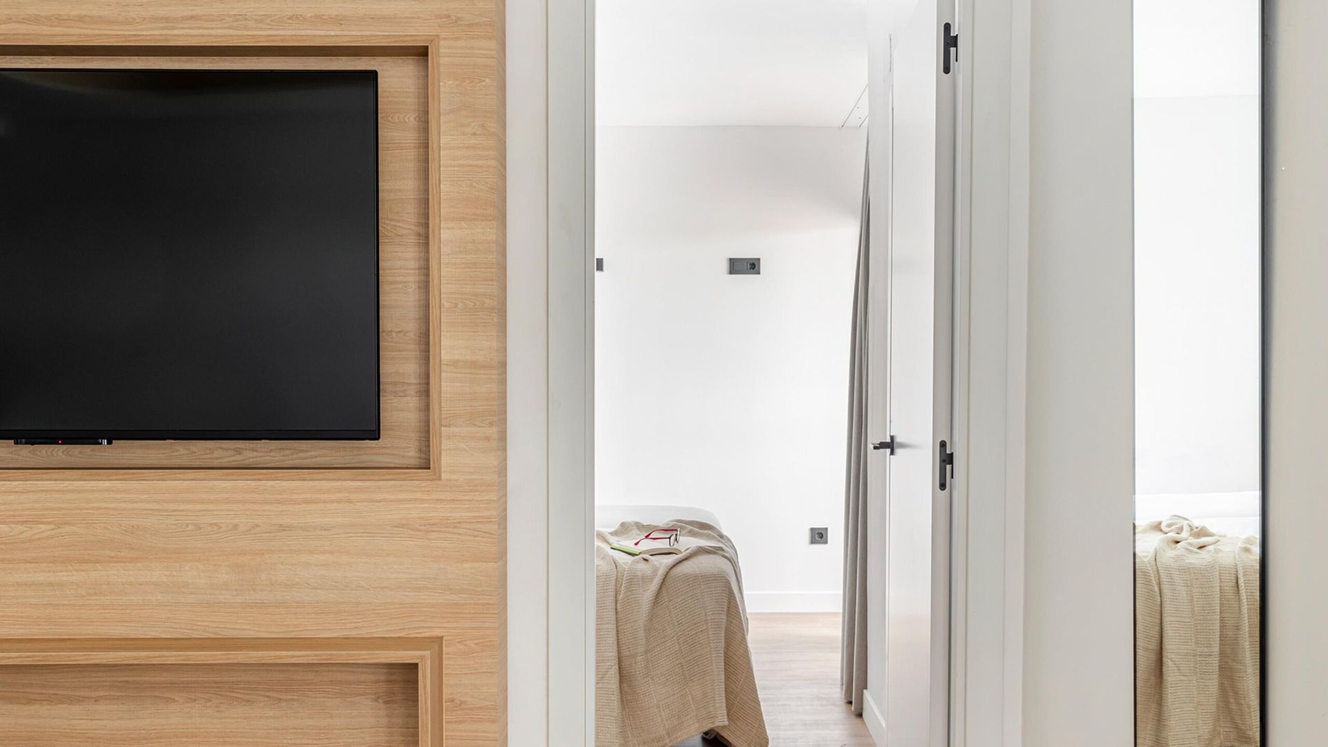 Deluxe 1-Bedroom Apartment in Valencia Feria