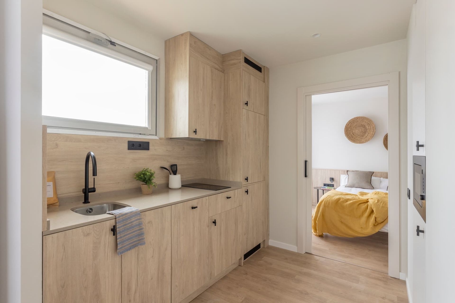 1 bedroom apartment with terrace in Barcelona Sant Antoni (pax 4)