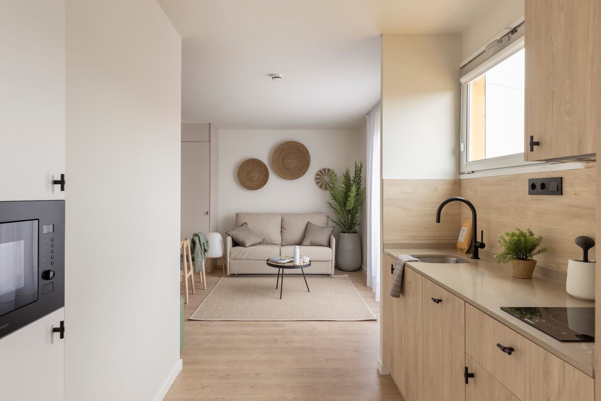 1 bedroom apartment with terrace in Barcelona Sant Antoni (pax 4)