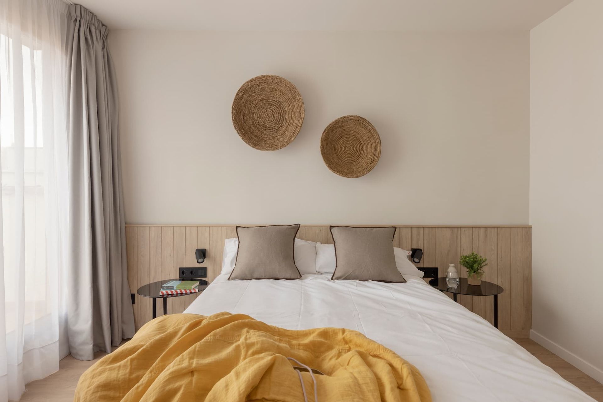 1 bedroom apartment with terrace in Barcelona Sant Antoni (pax 4)