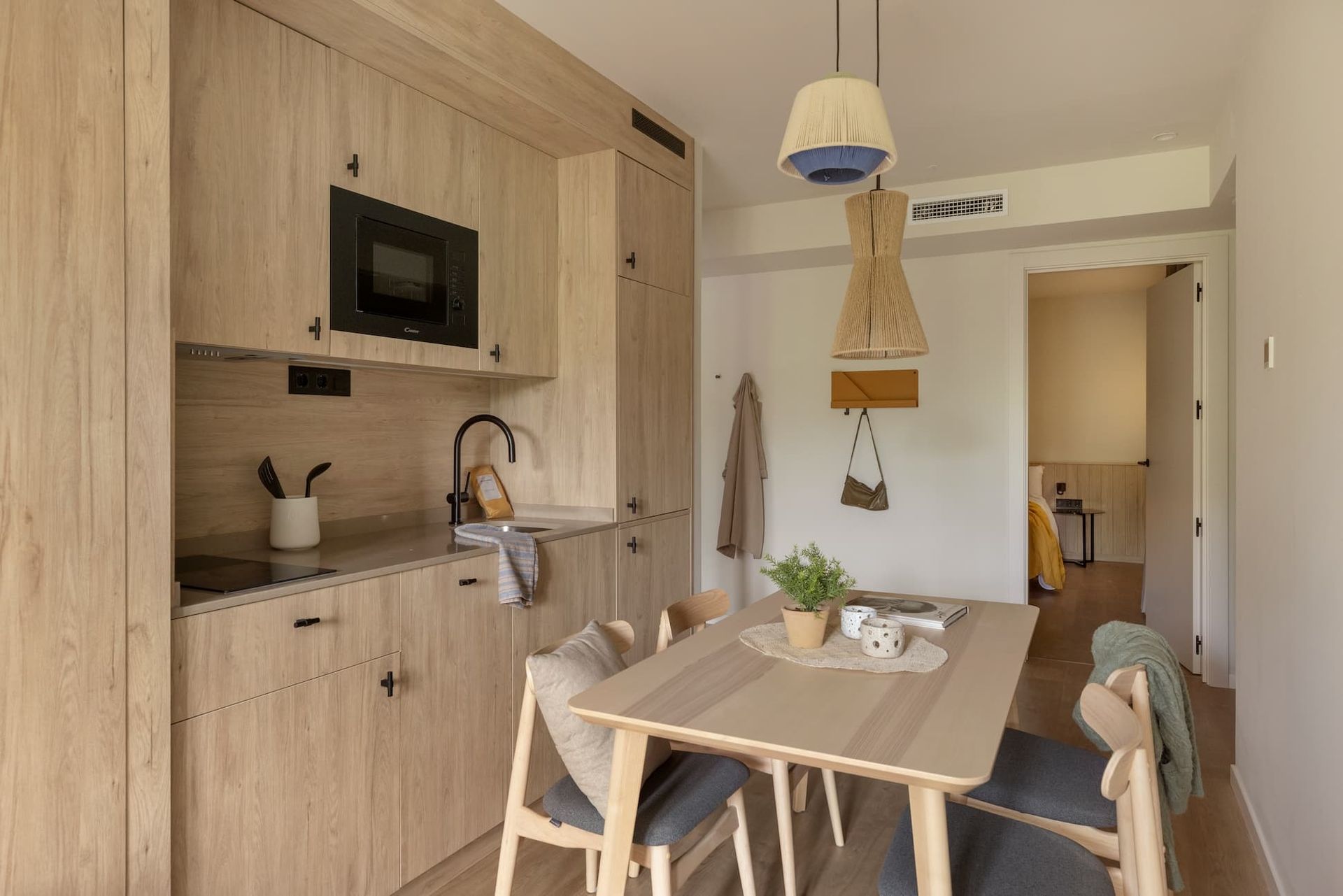 2 bedroom apartment with a balcony in Barcelona Sant Antoni