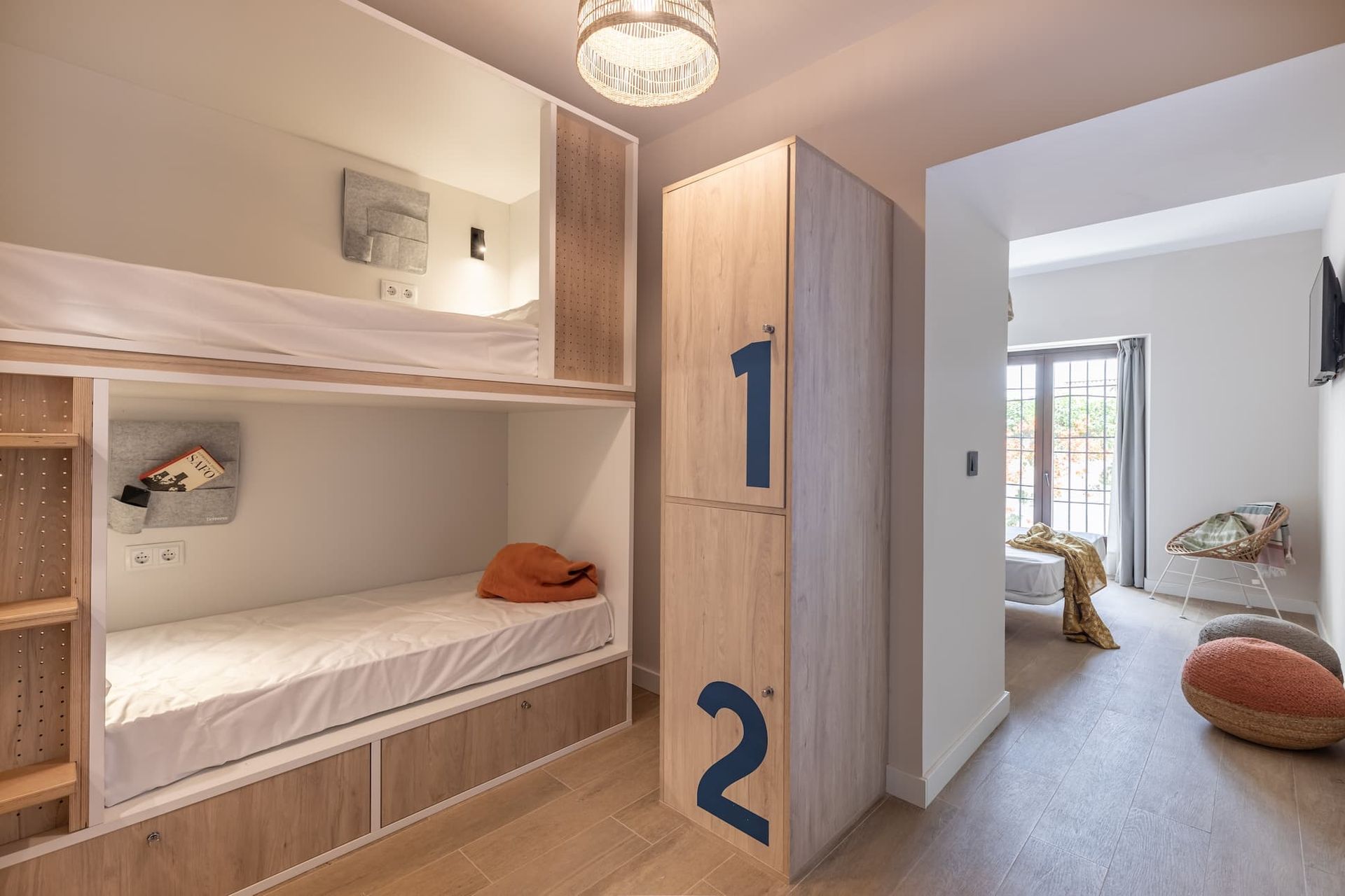 Standard family room with ensuite bathroom