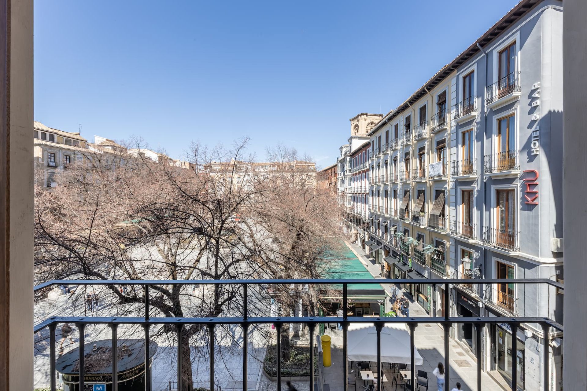 One bedroom apartment with a balcony in Granada Catedral
