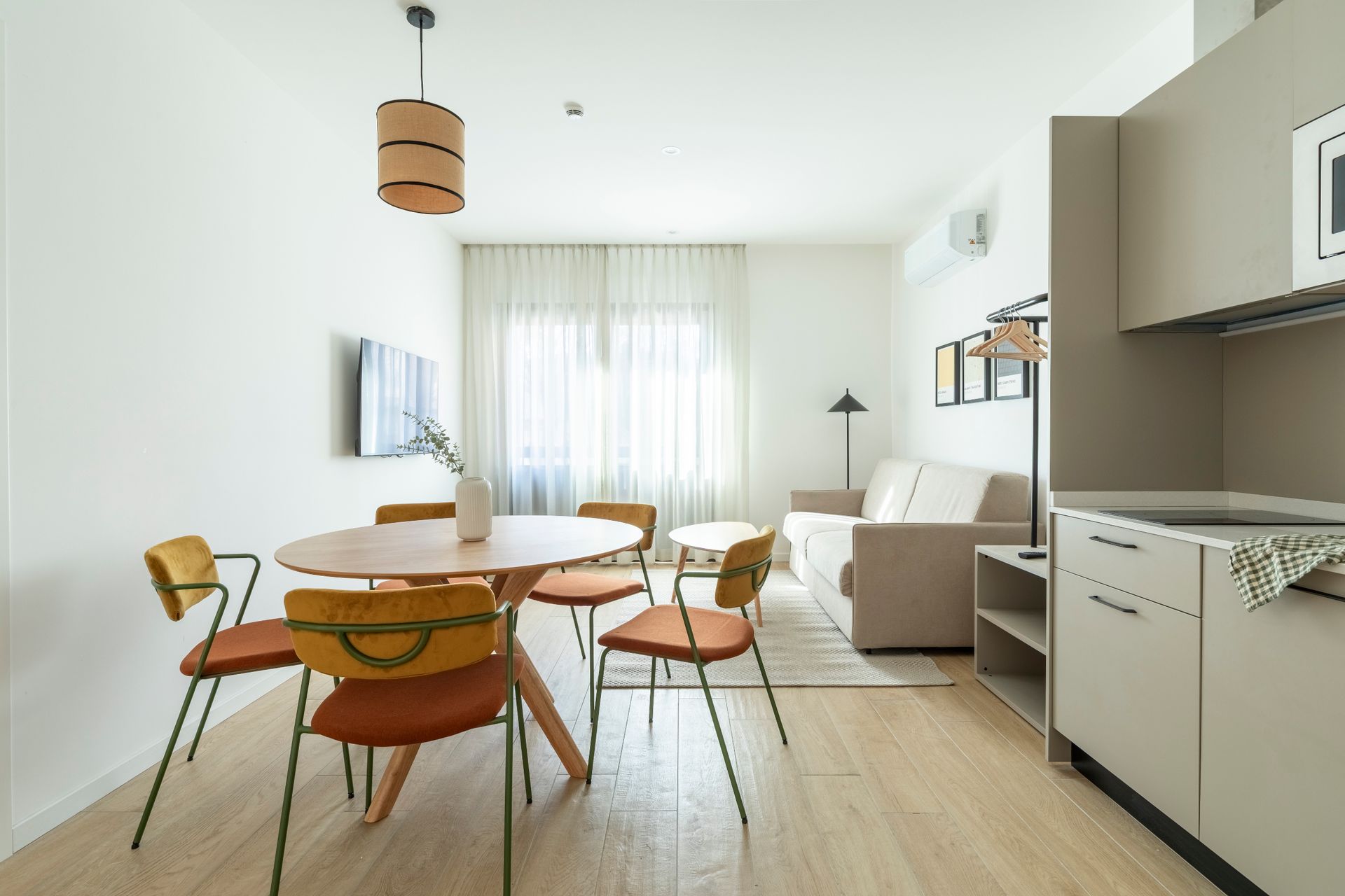 Appartamento con Due Camere da Letto e Terrazza per 5 Persone a Roma San Lorenzo