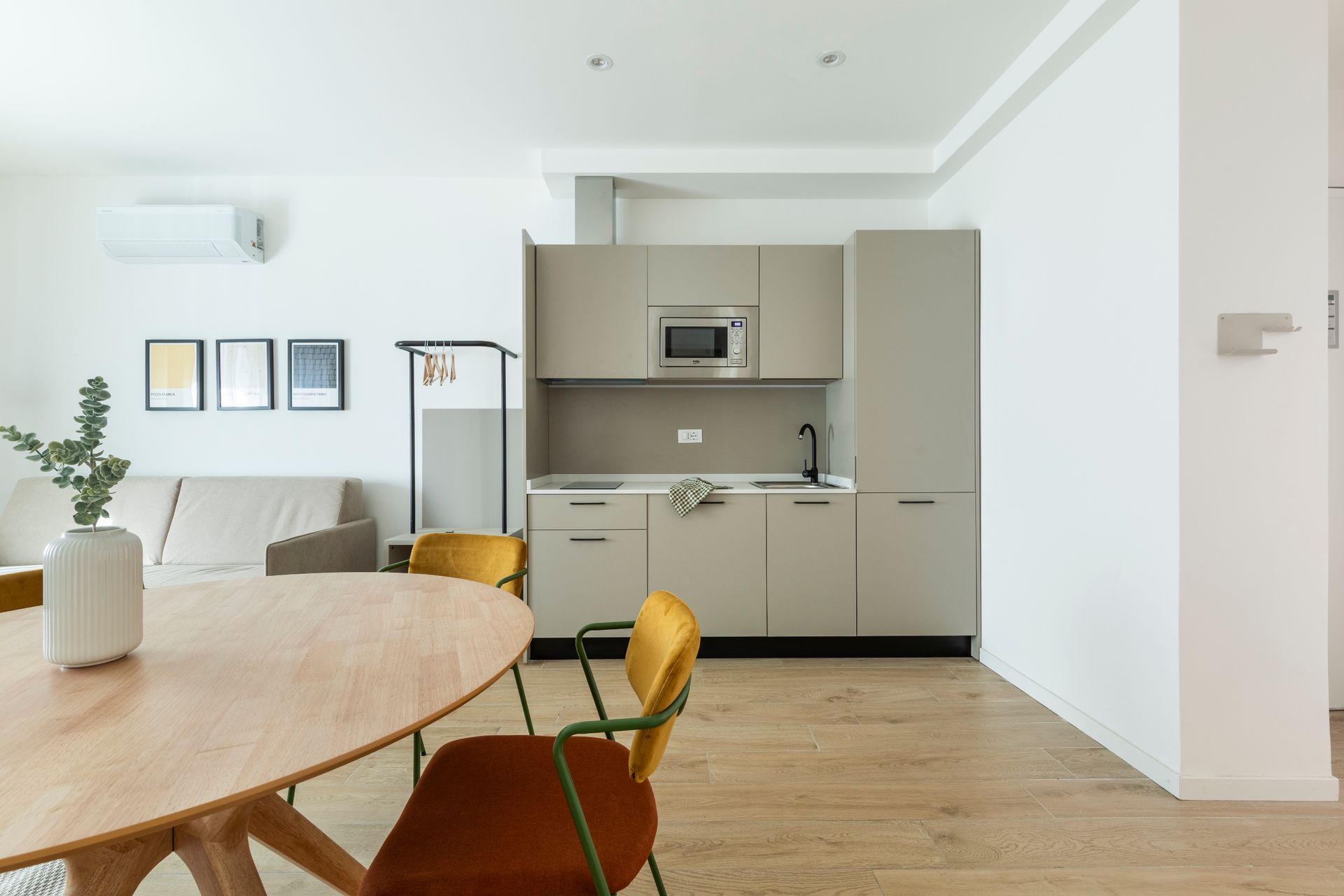 Appartamento con Due Camere da Letto e Terrazza per 5 Persone a Roma San Lorenzo