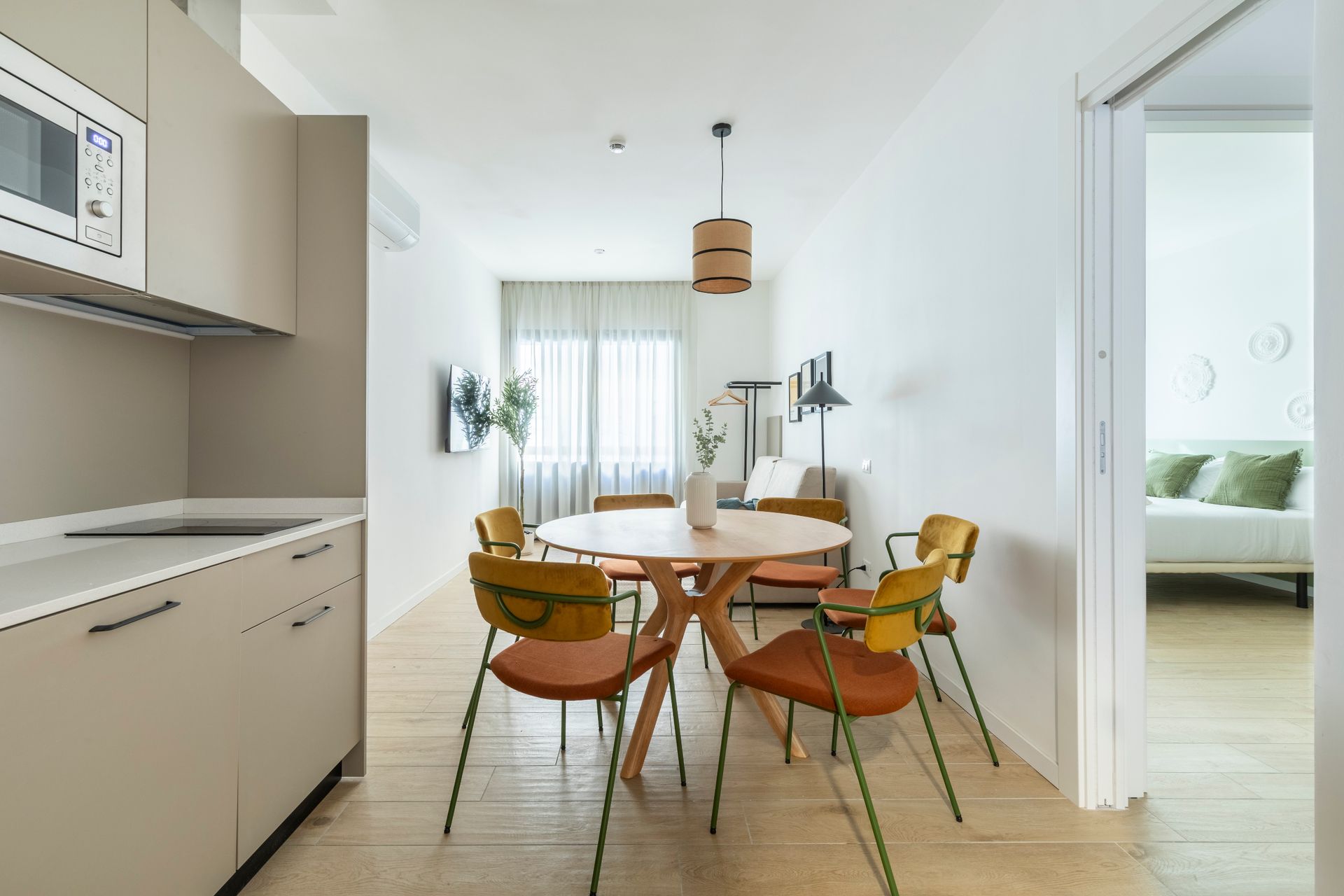 Appartamento con Due Camere da Letto e Terrazza per 6 Persone a Roma San Lorenzo