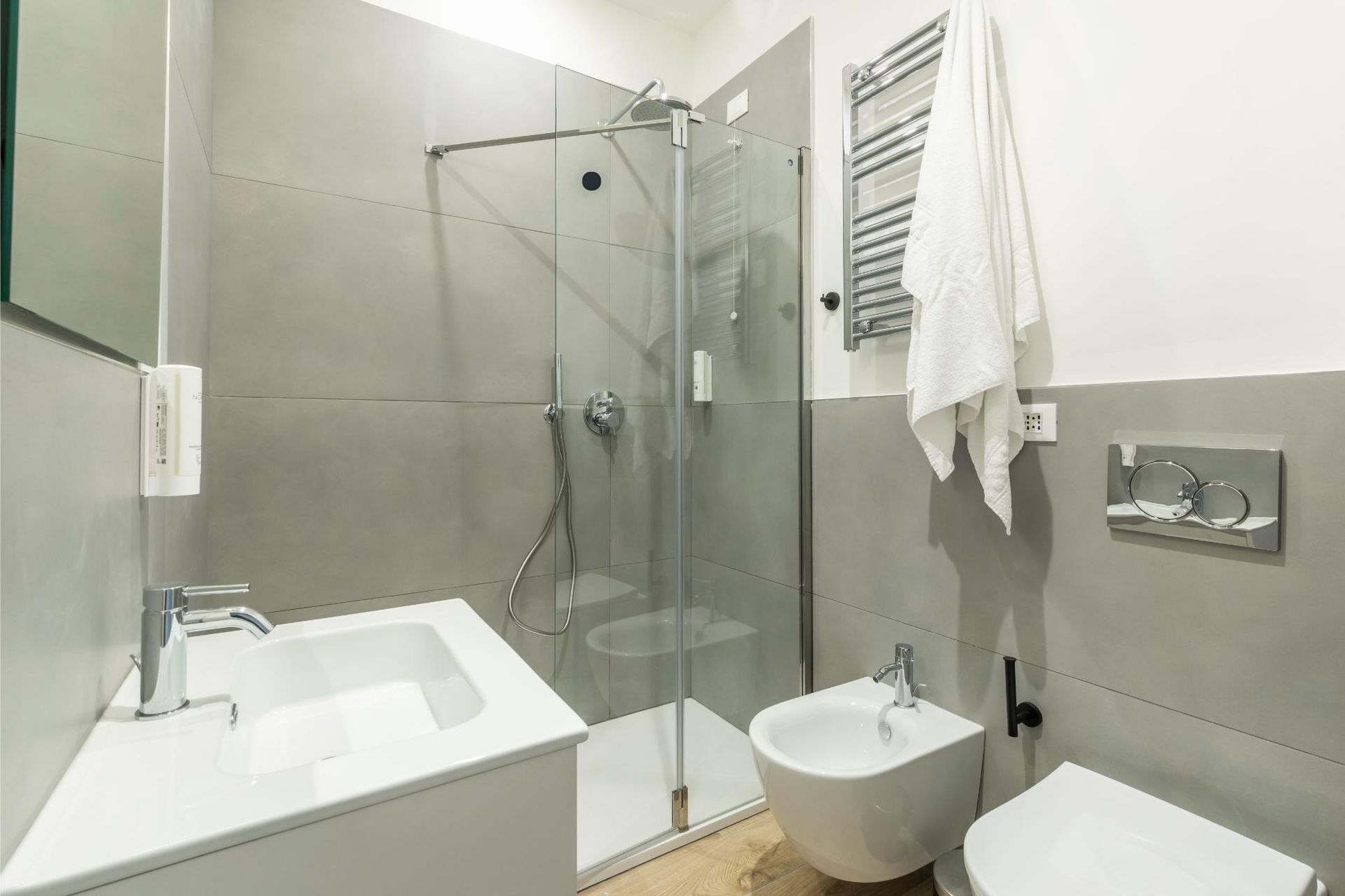 Appartamento con Due Camere da Letto a Roma San Lorenzo