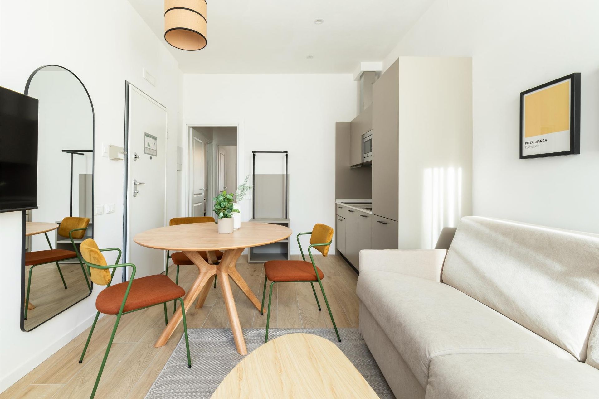 Appartamento con Due Camere da Letto a Roma San Lorenzo