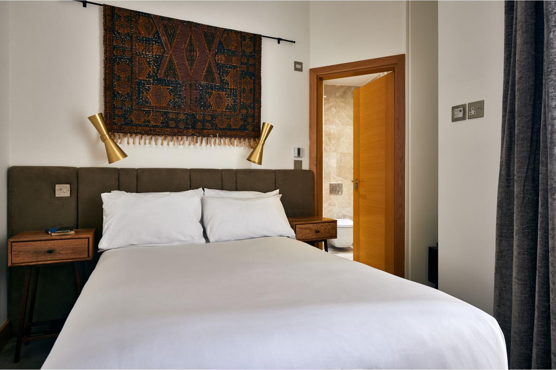 Interior double room in London Edgware Road