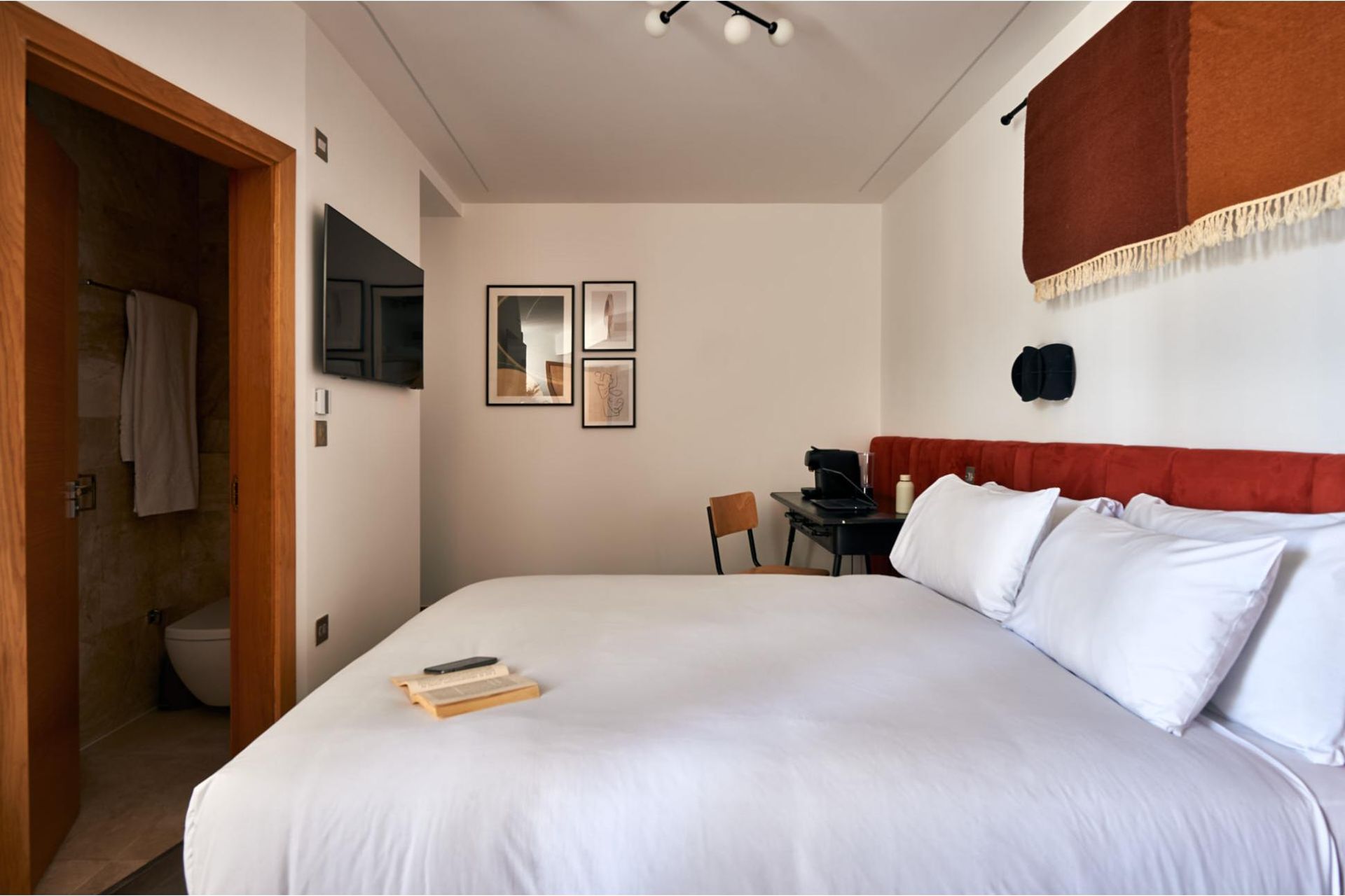 Interior double room in London Edgware Road