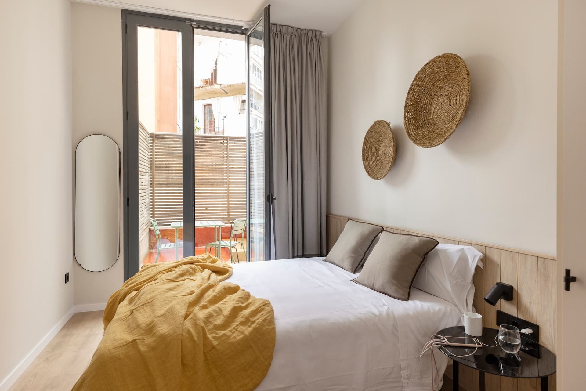 Apartamento de 1 dormitorio con terraza en Barcelona Sant Antoni (pax 2)