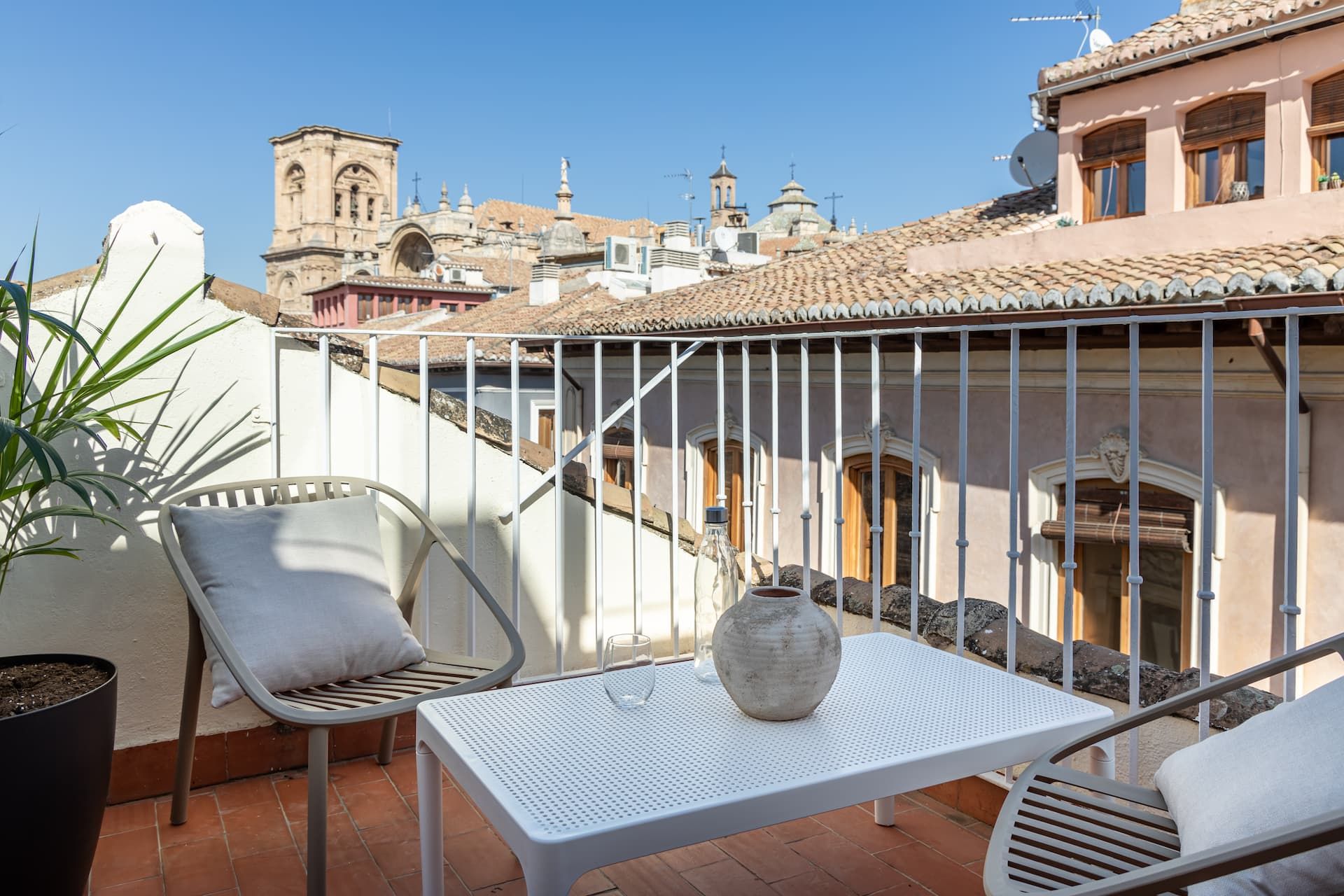 One bedroom apartment with terrace in Granada Catedral