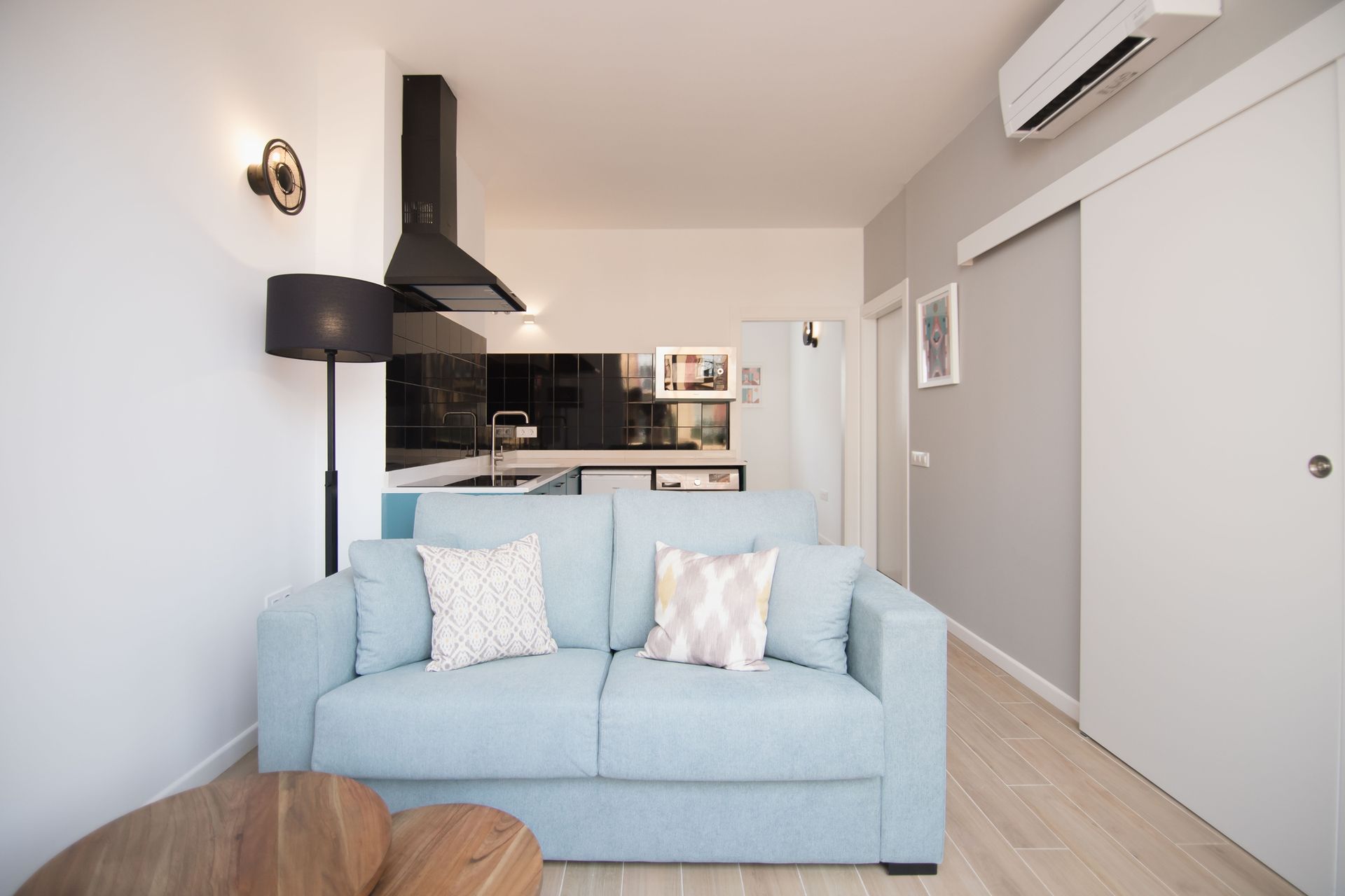 One bedroom apartment with terrace in Valencia Abastos