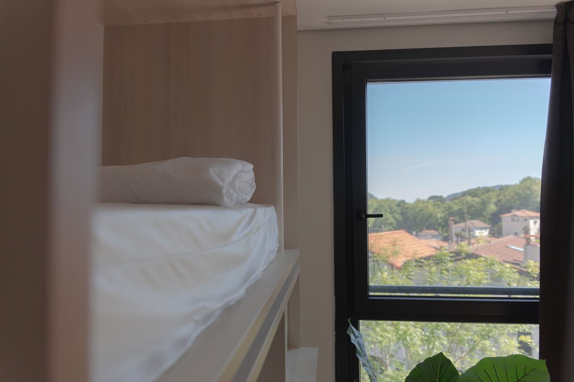 Bed in a shared 6-bed room with private bathroom