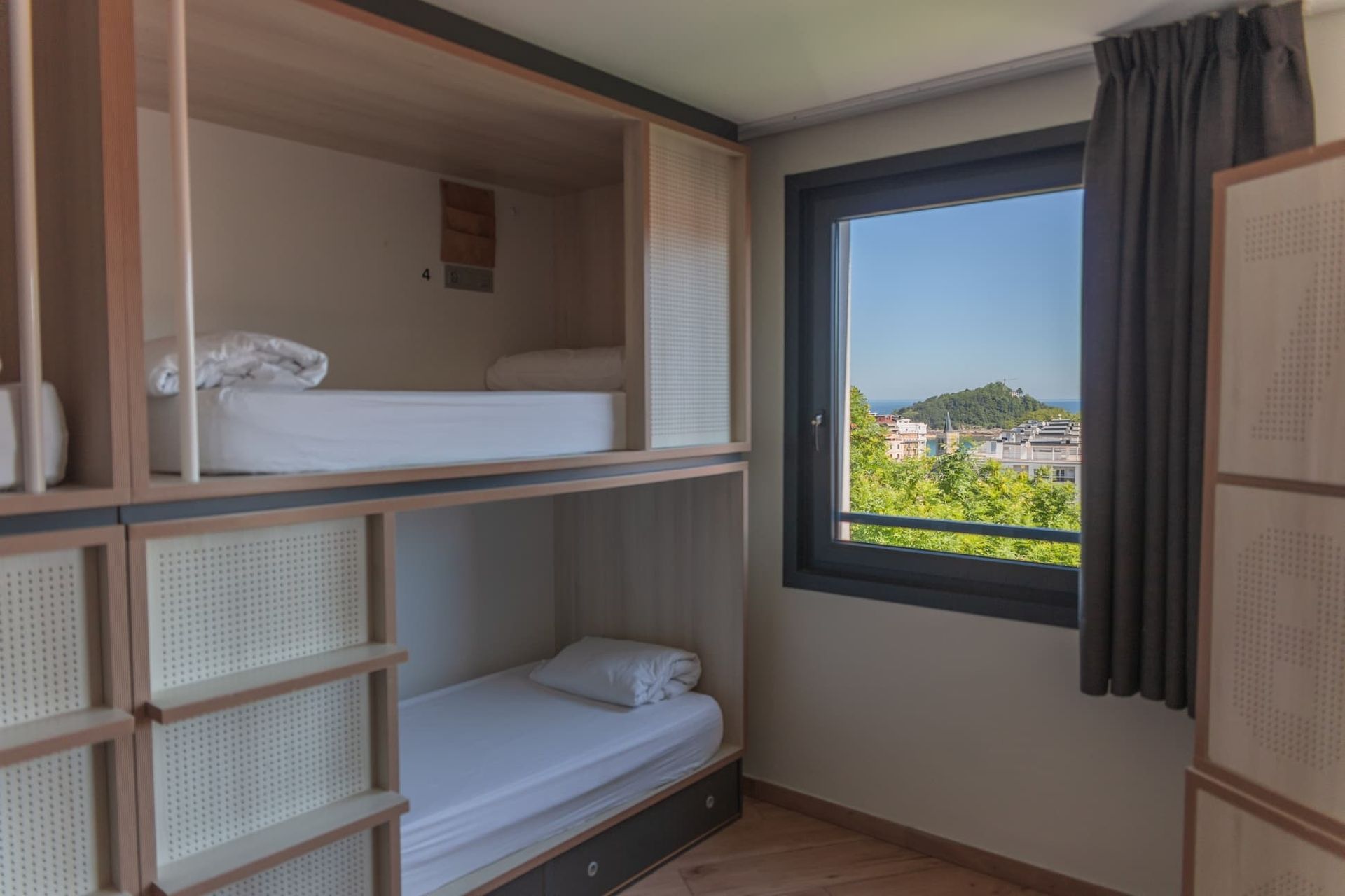 Bed in a shared 6-bed room with shared bathroom