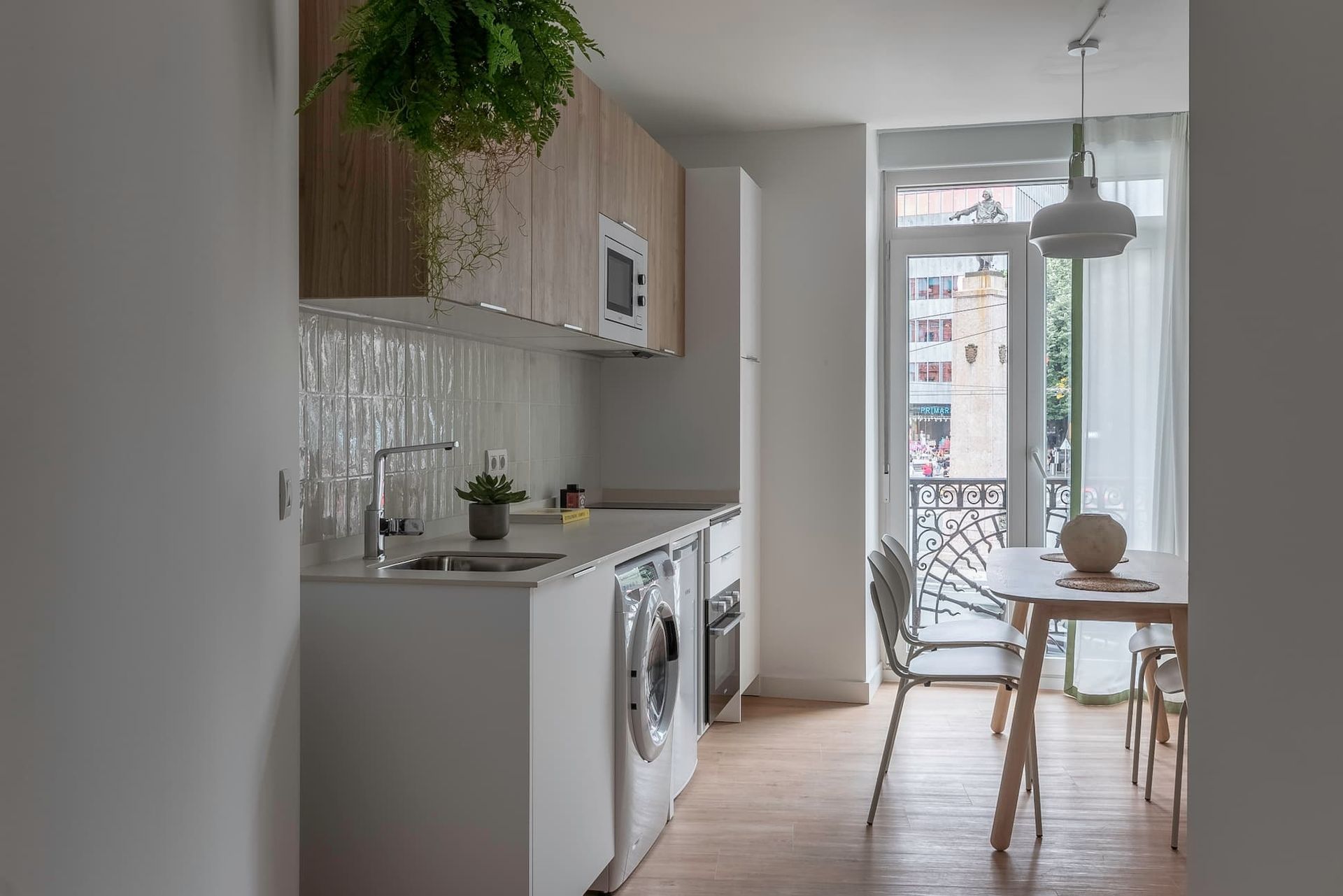 2 bedroom apartment with a balcony in Abando (pax 5)