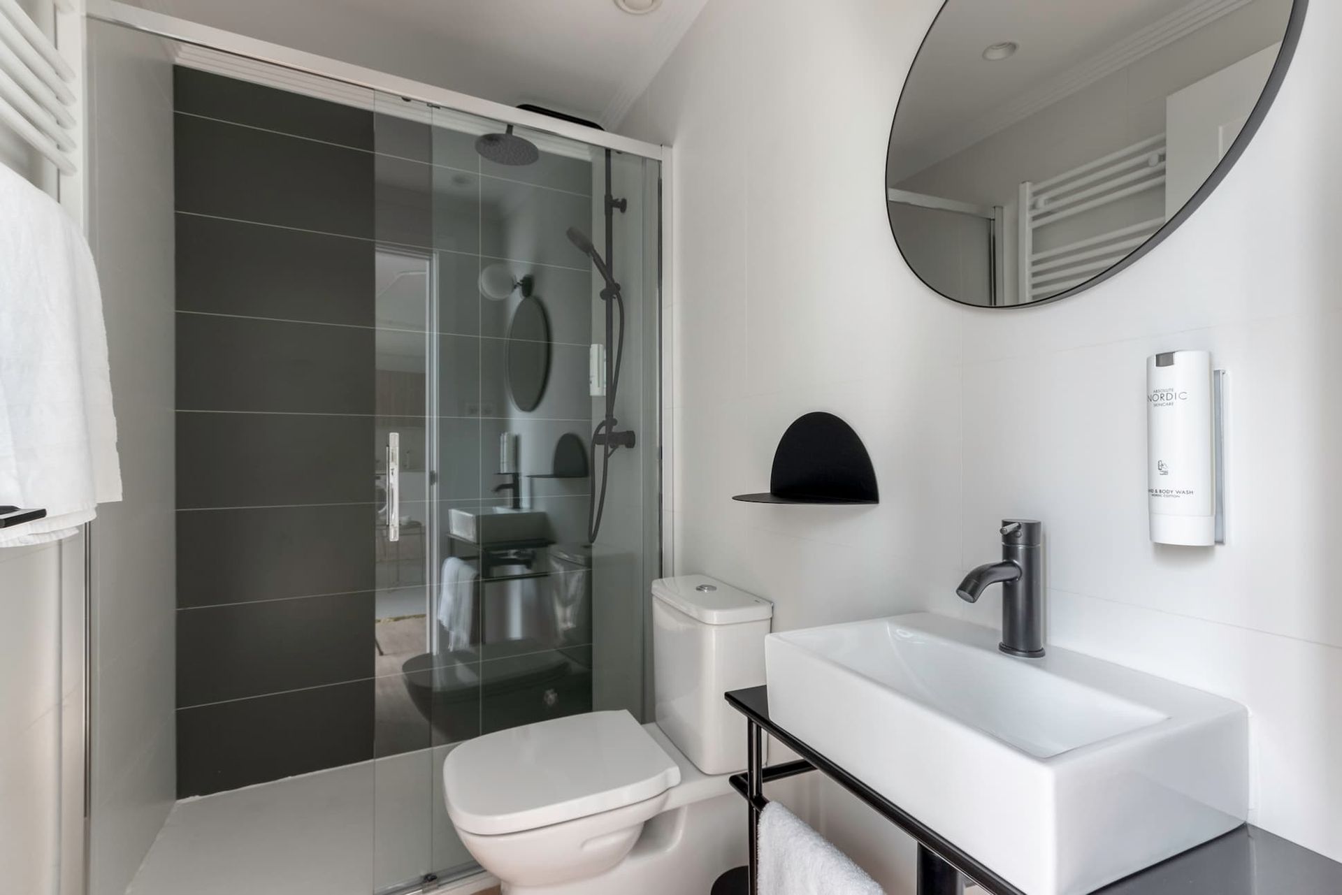 2 bedroom apartment with a balcony in Abando (pax 5)