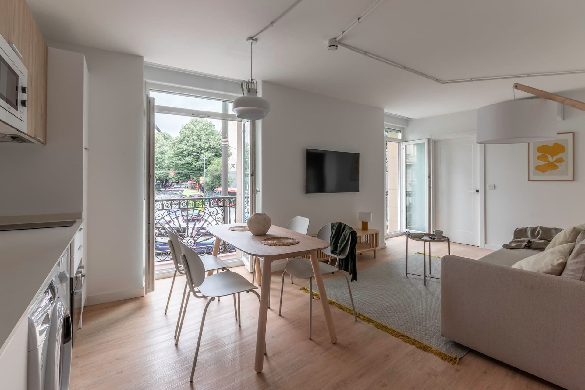 2 bedroom apartment with a balcony in Abando (pax 5)