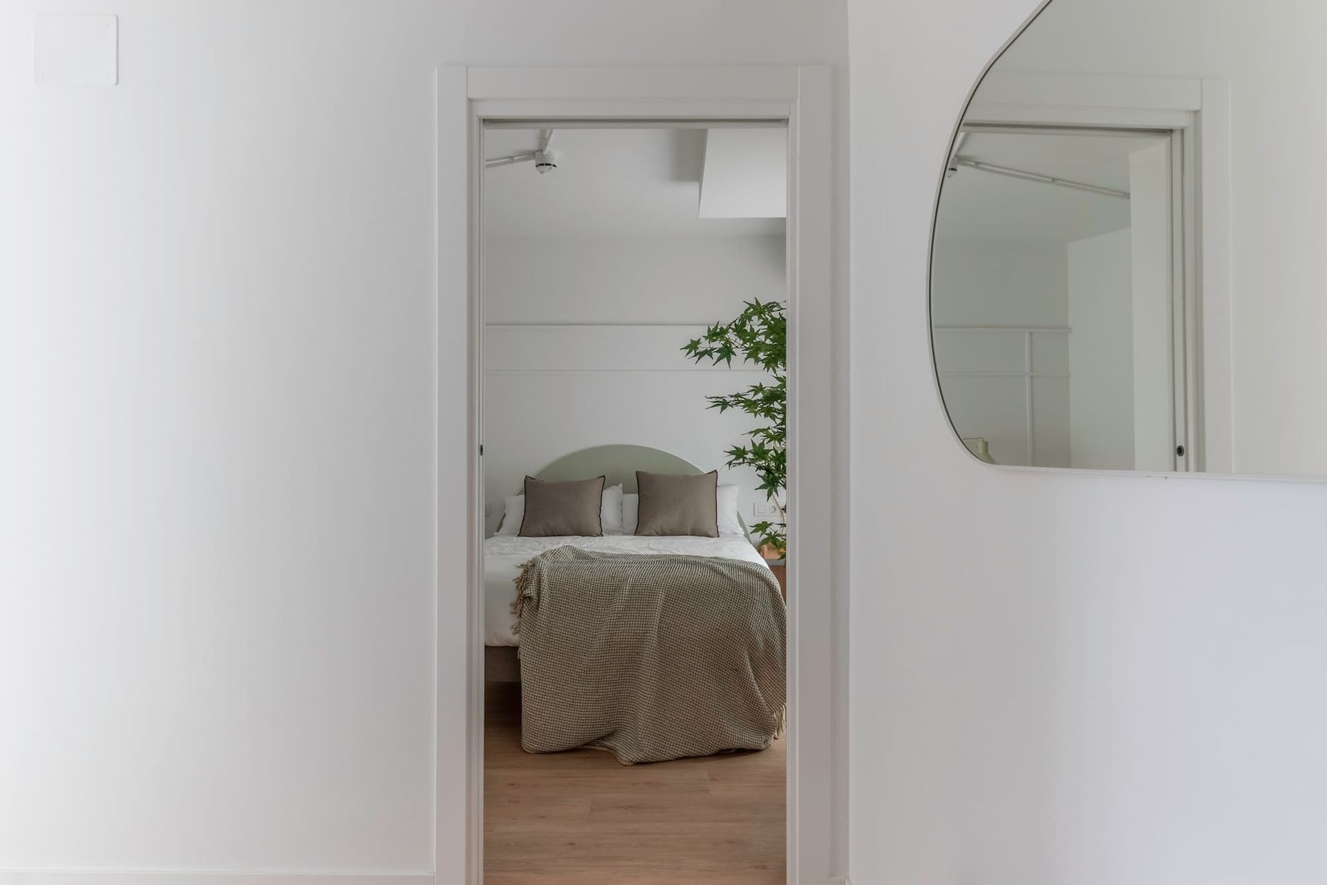 2 bedroom apartment with a balcony in Abando (pax 5)
