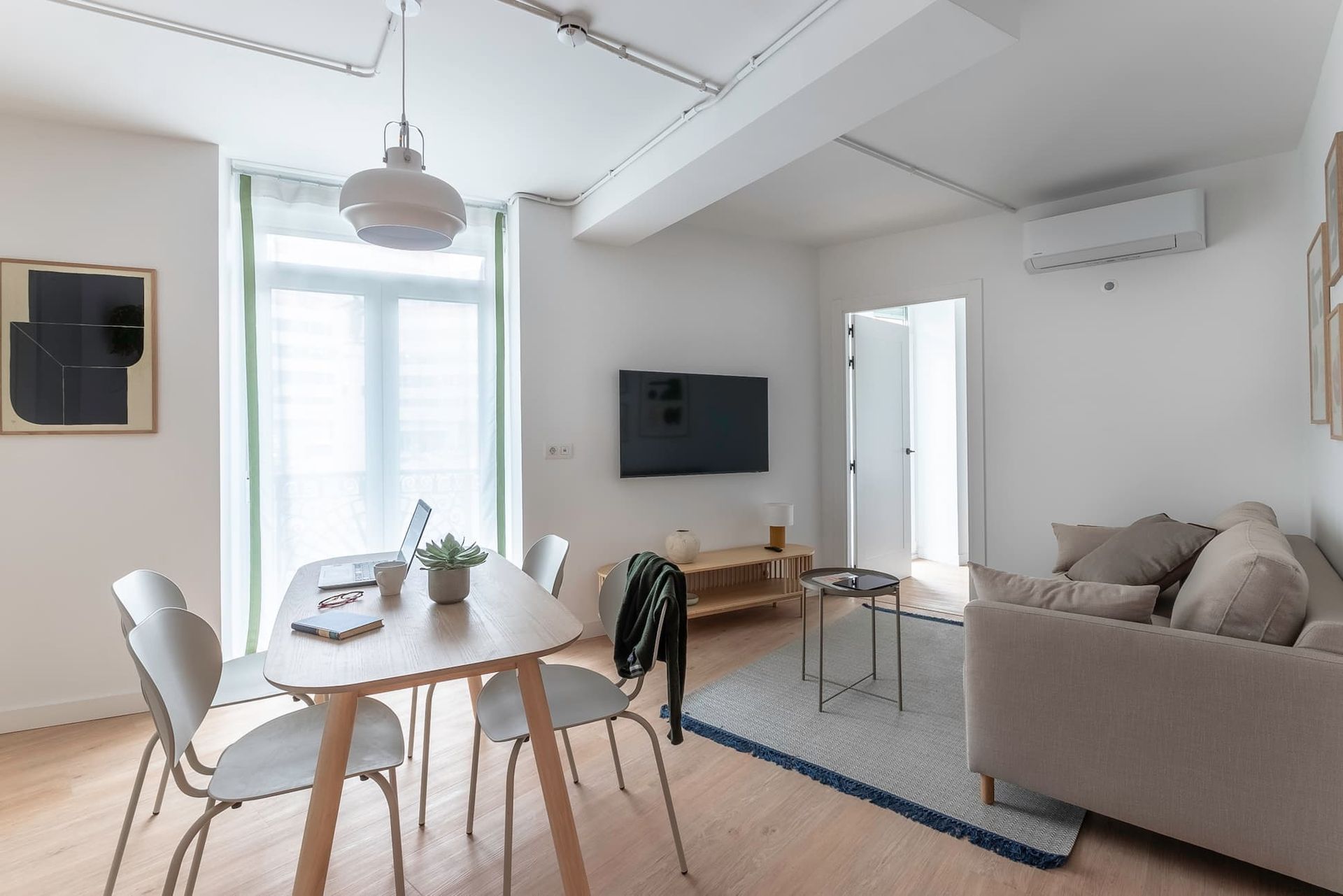 2 bedroom apartment with a balcony in Abando (pax 6)