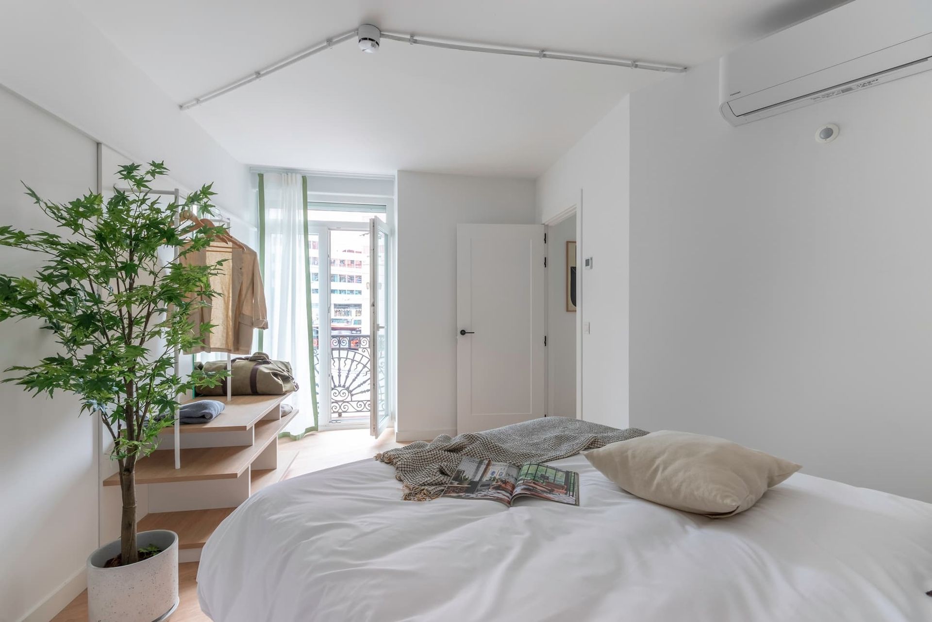 2 bedroom apartment with a balcony in Abando (pax 6)