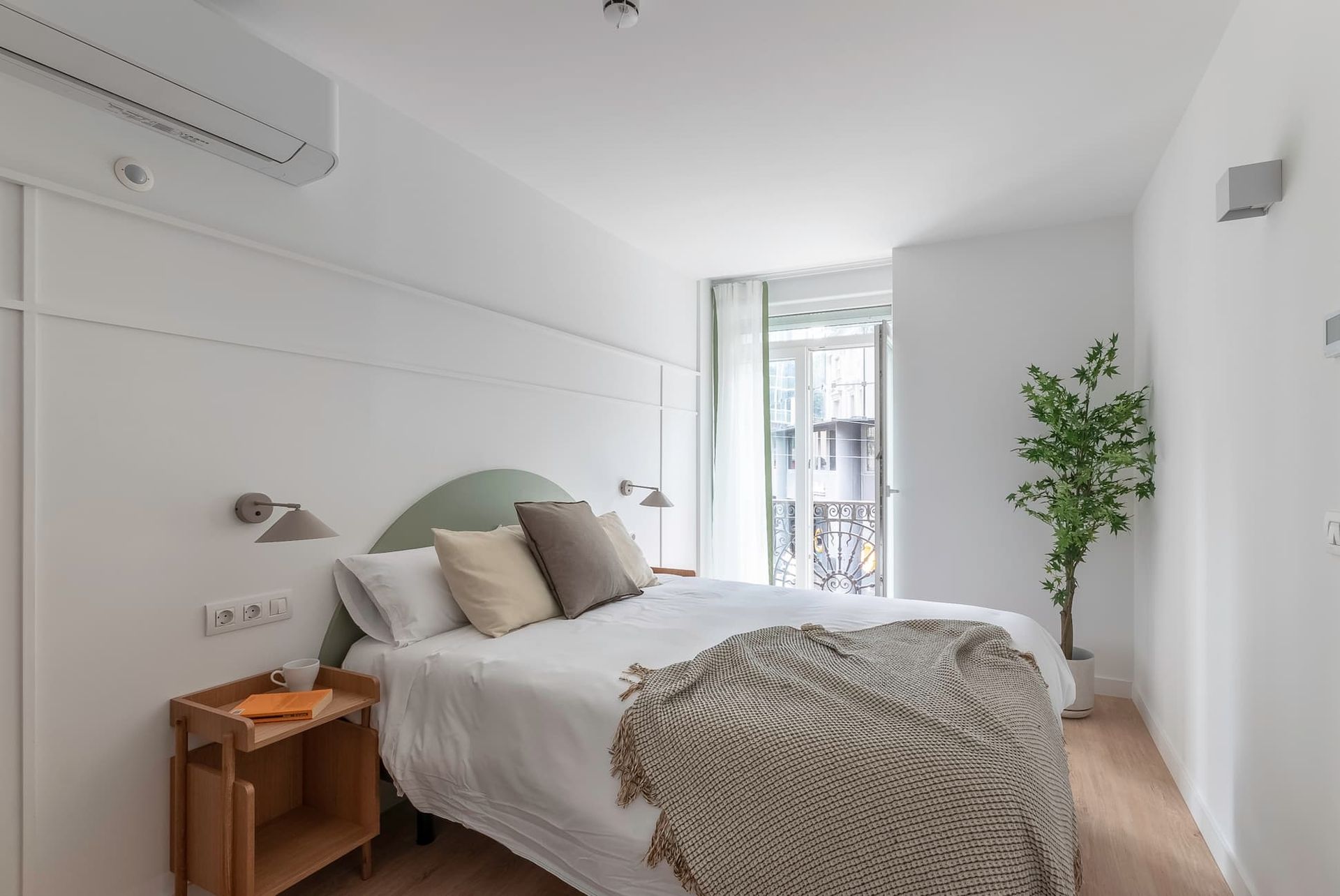 1 bedroom apartment with a balcony in Abando