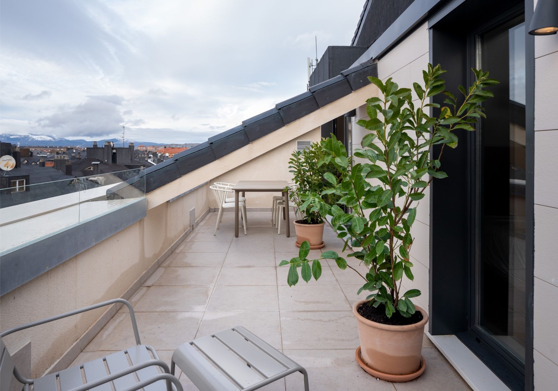 Ático de 2 Quartos com Terraço em Vitoria centro