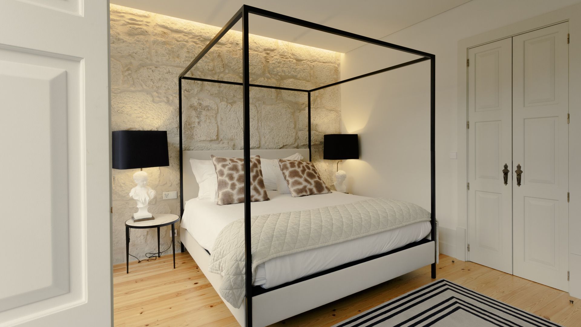2-Bedroom Apartment in Porto Laranjais
