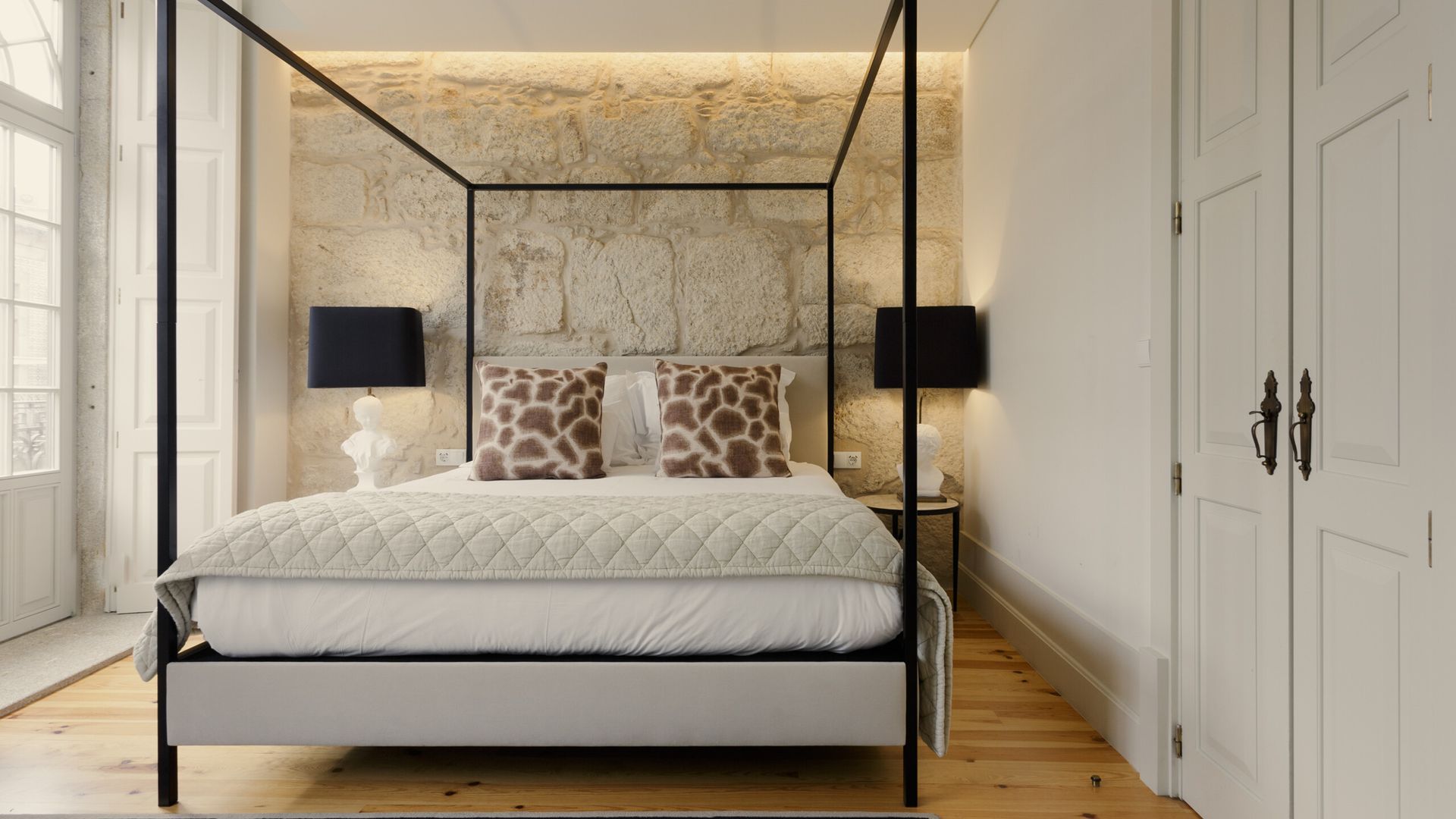 2-Bedroom Apartment in Porto Laranjais