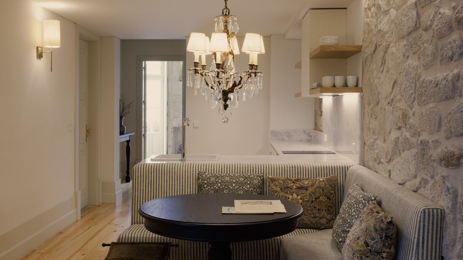 2-Bedroom Apartment in Porto Laranjais