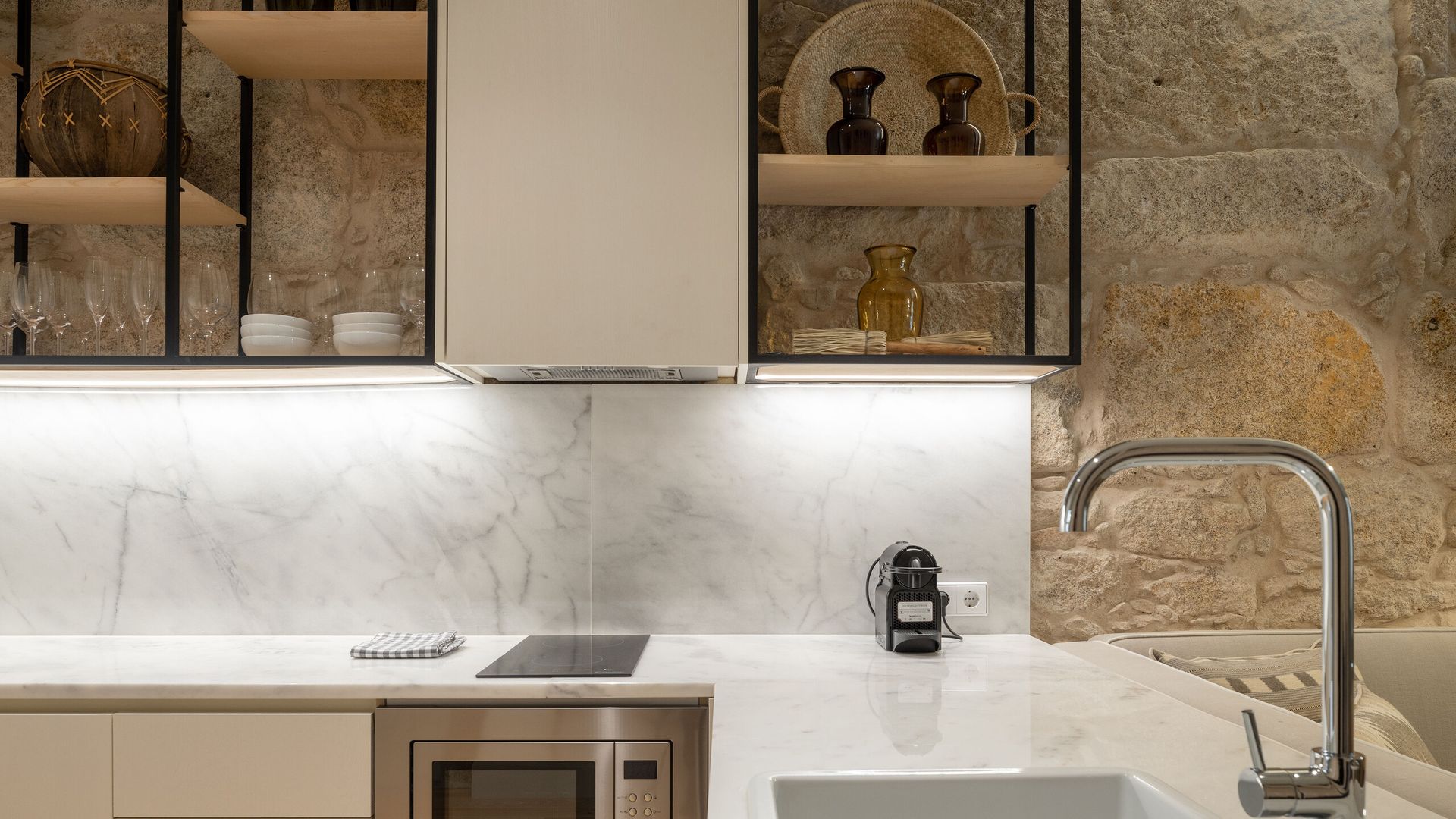 2-Bedroom Apartment in Porto Laranjais