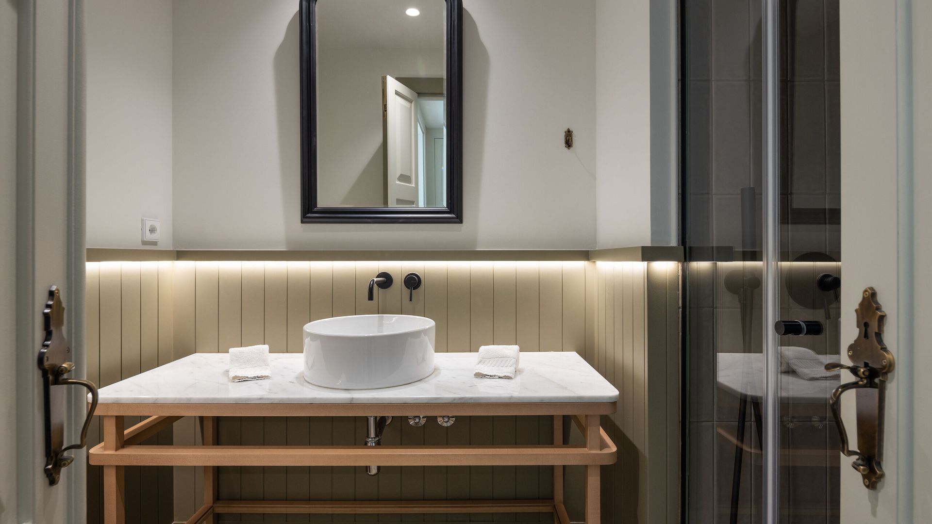 2-Bedroom Apartment in Porto Laranjais