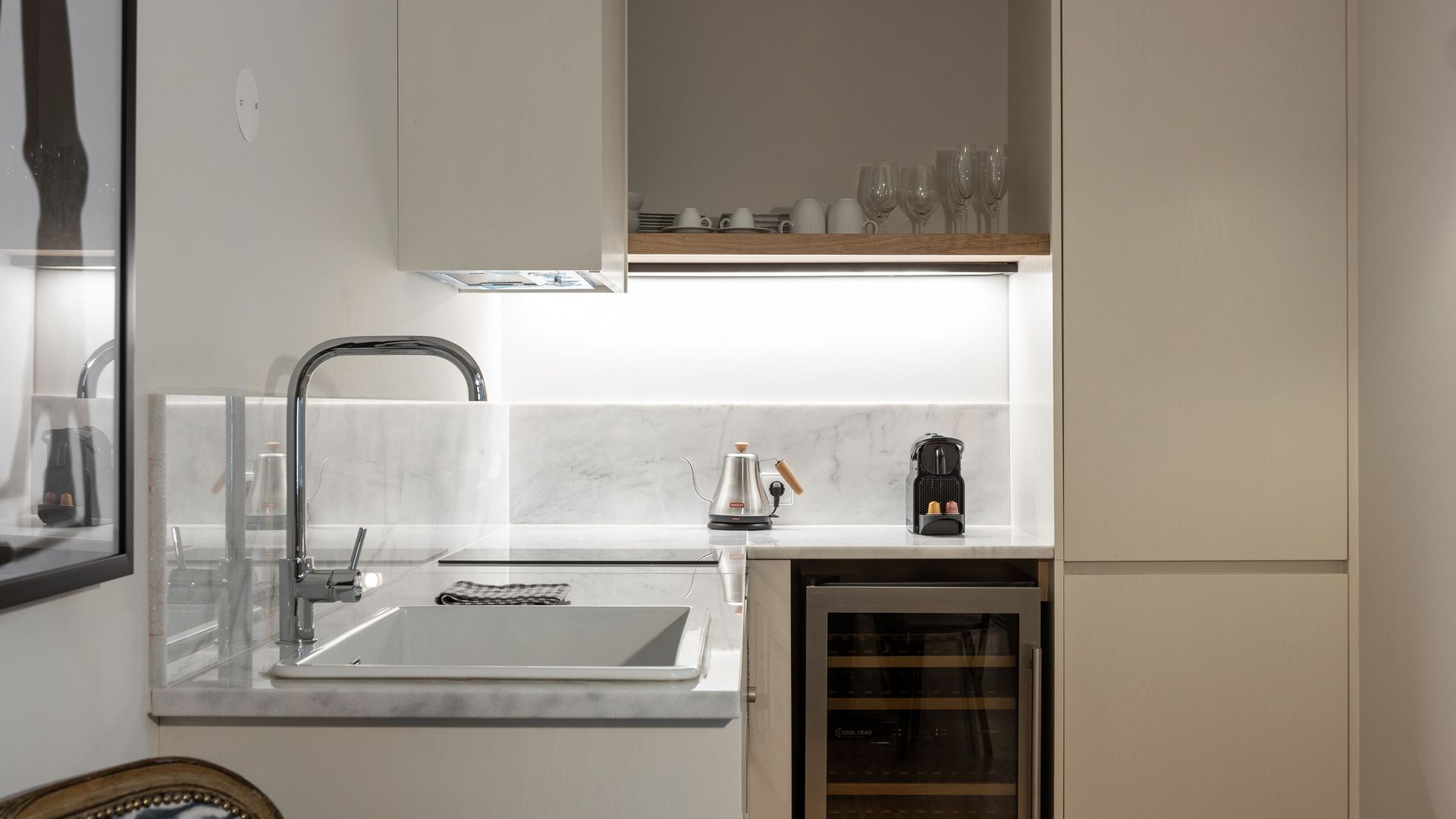 1-Bedroom Apartment in Porto Laranjais