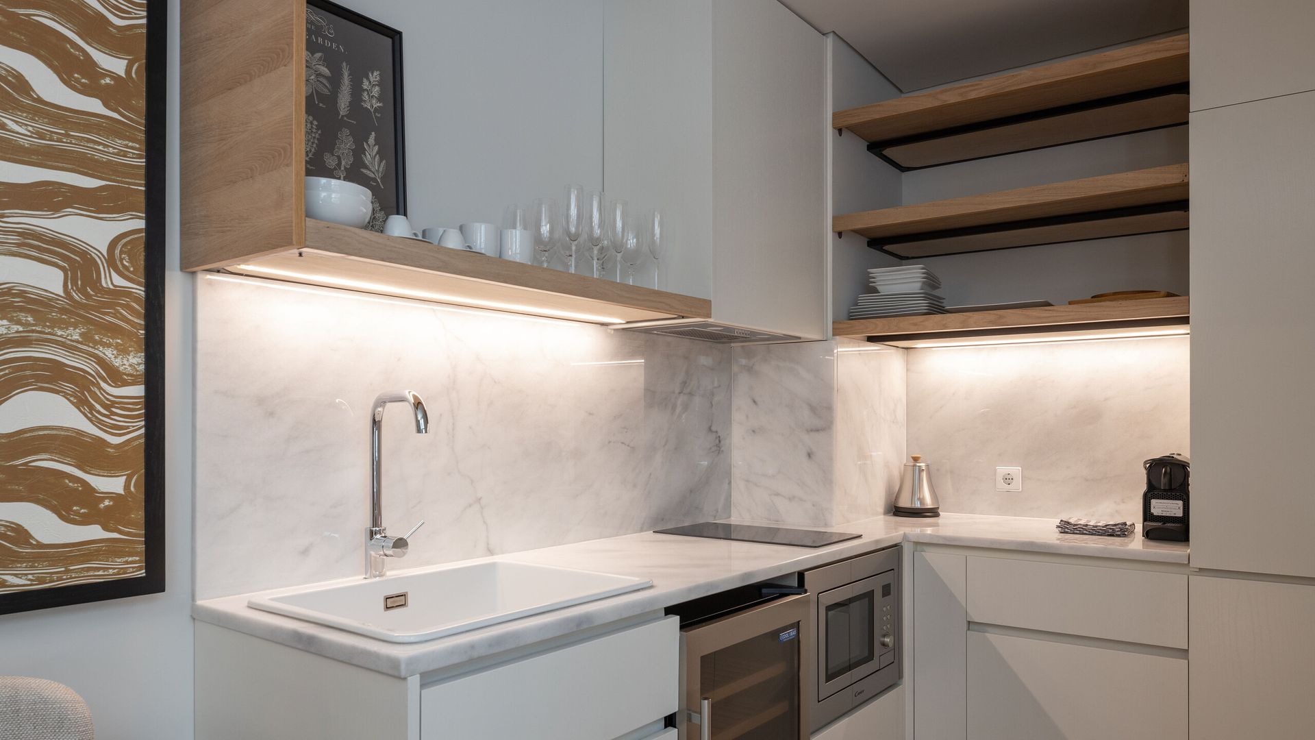 1-Bedroom Apartment in Porto Laranjais