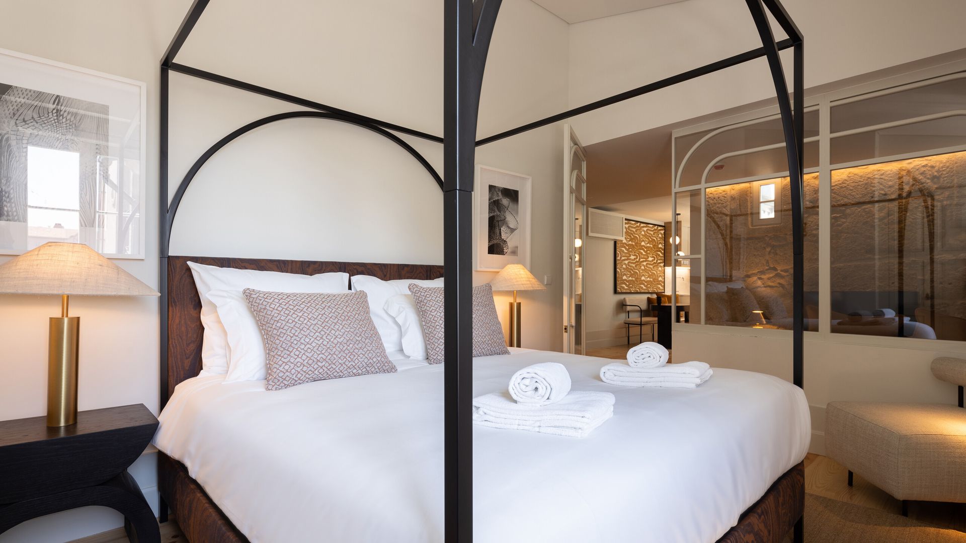 1-Bedroom Apartment in Porto Laranjais