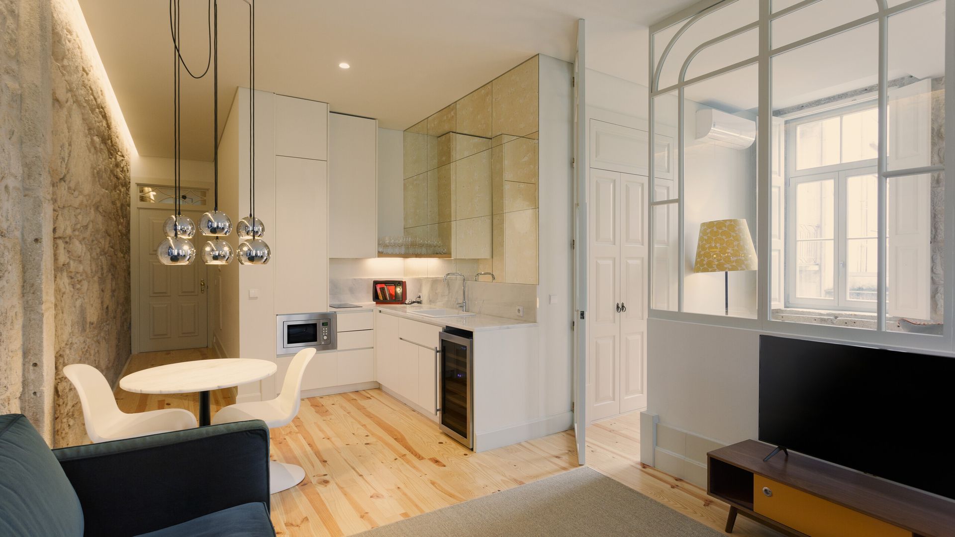 1-Bedroom Apartment in Porto Laranjais