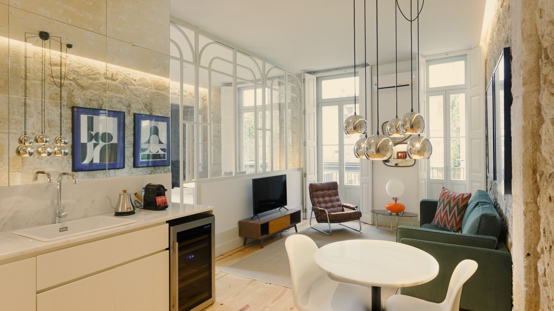 1-Bedroom Apartment in Porto Laranjais