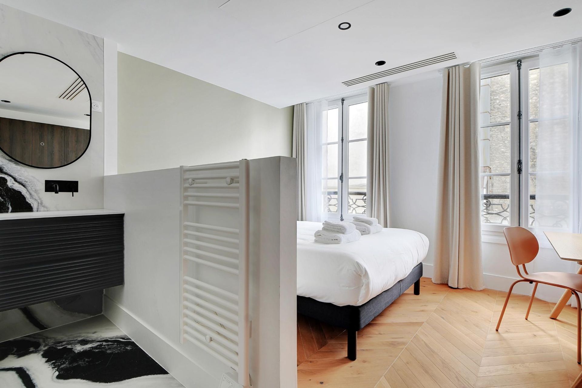 3 bedroom apartment in Paris Haussmann