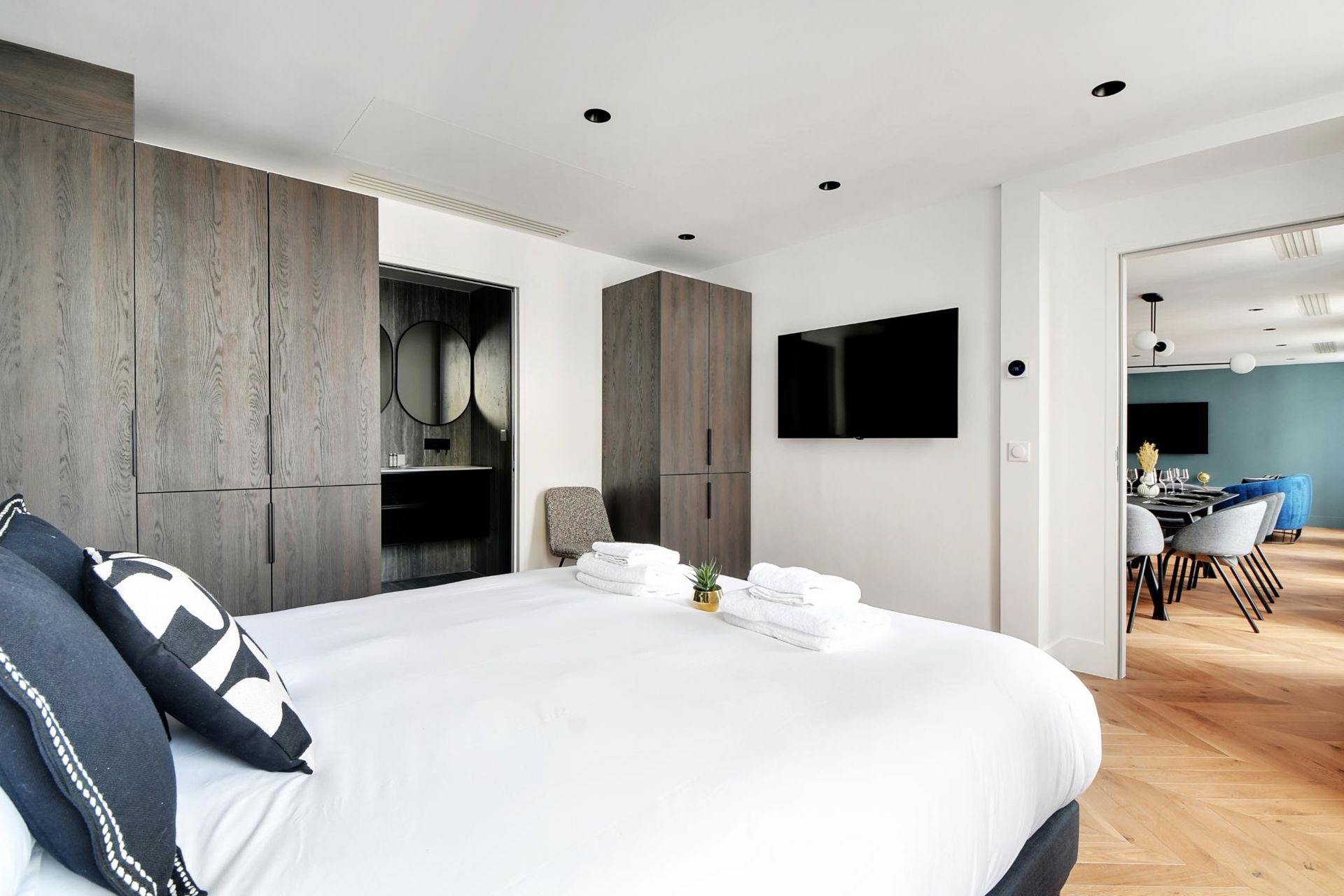 3 bedroom apartment in Paris Haussmann