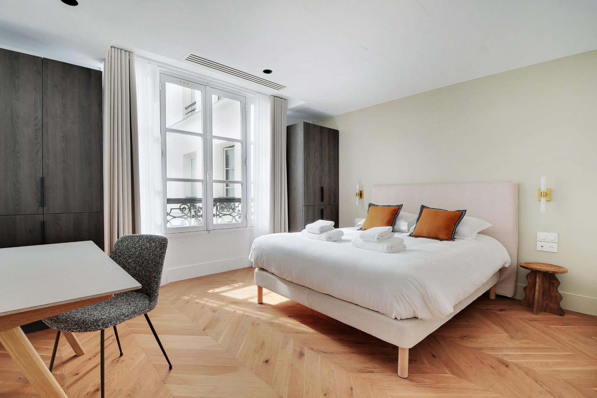 3 bedroom apartment in Paris Haussmann
