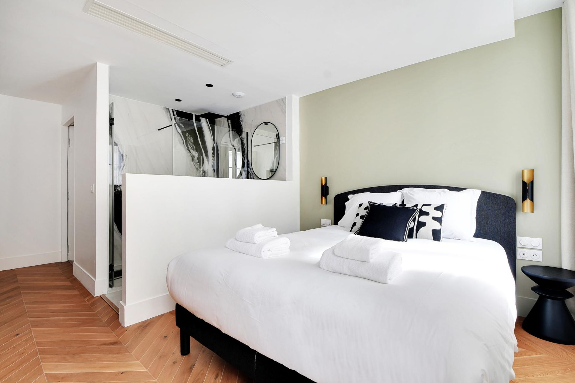 3 bedroom apartment in Paris Haussmann