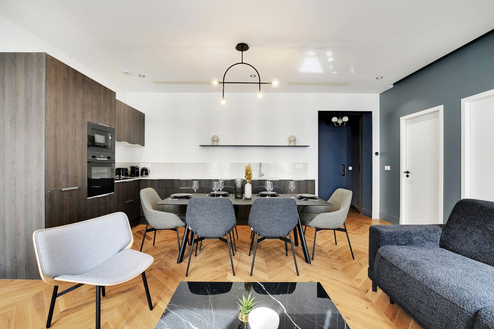 2 bedroom apartment in Paris Haussmann