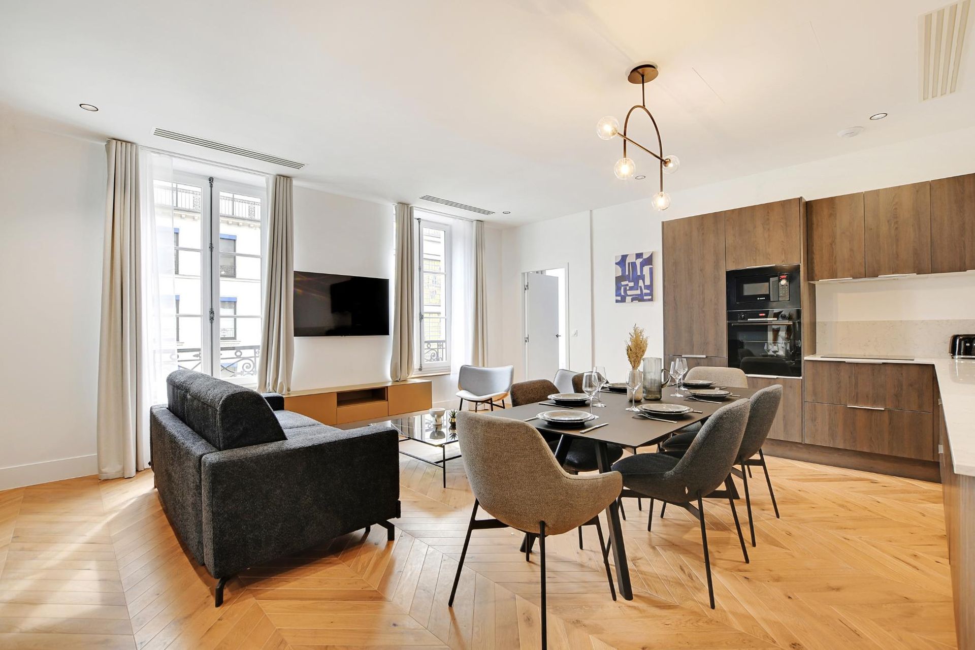 2 bedroom apartment in Paris Haussmann